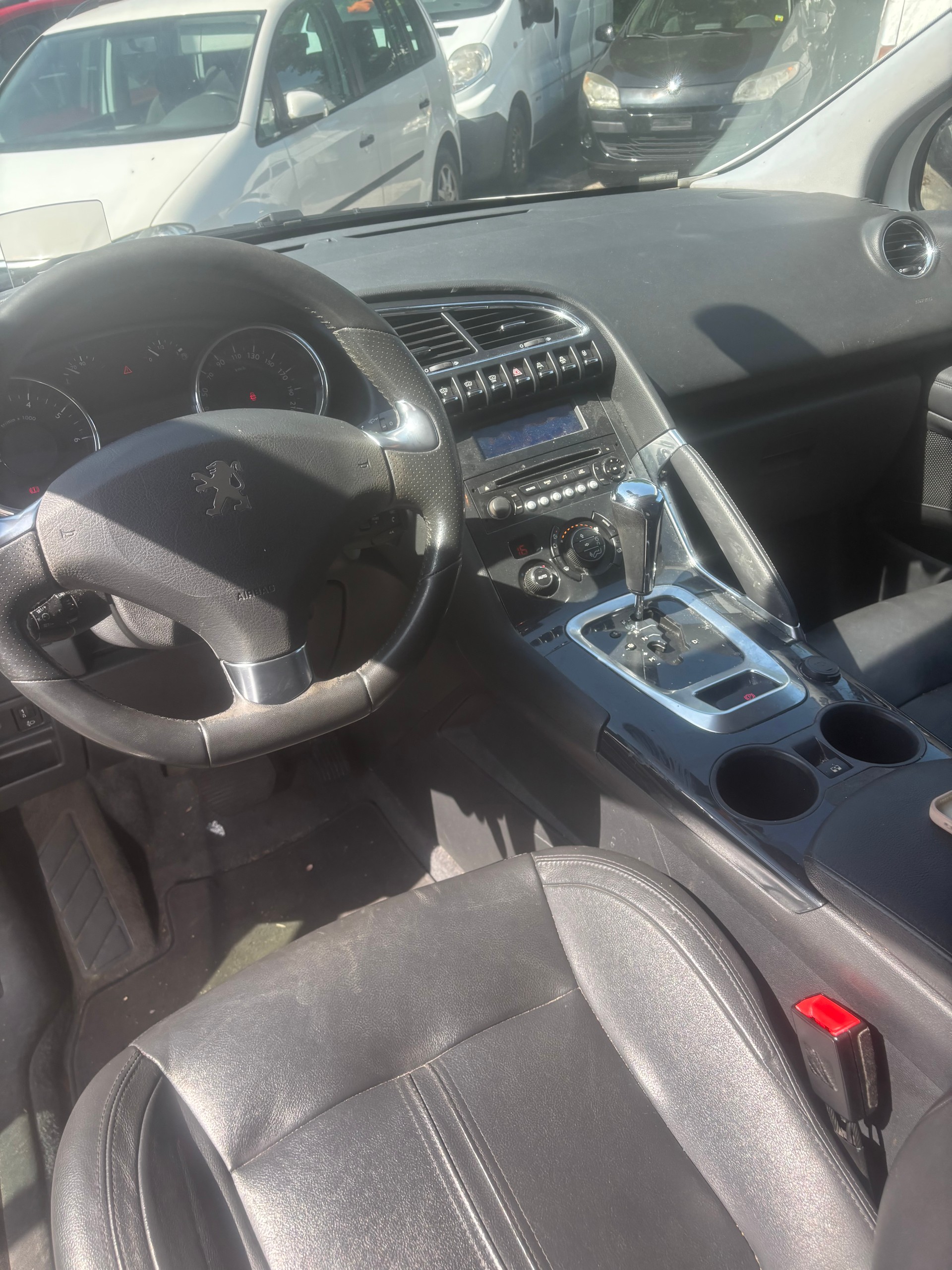 PEUGEOT 3008 1.6 16V T Platinum Tiptronic-image-3