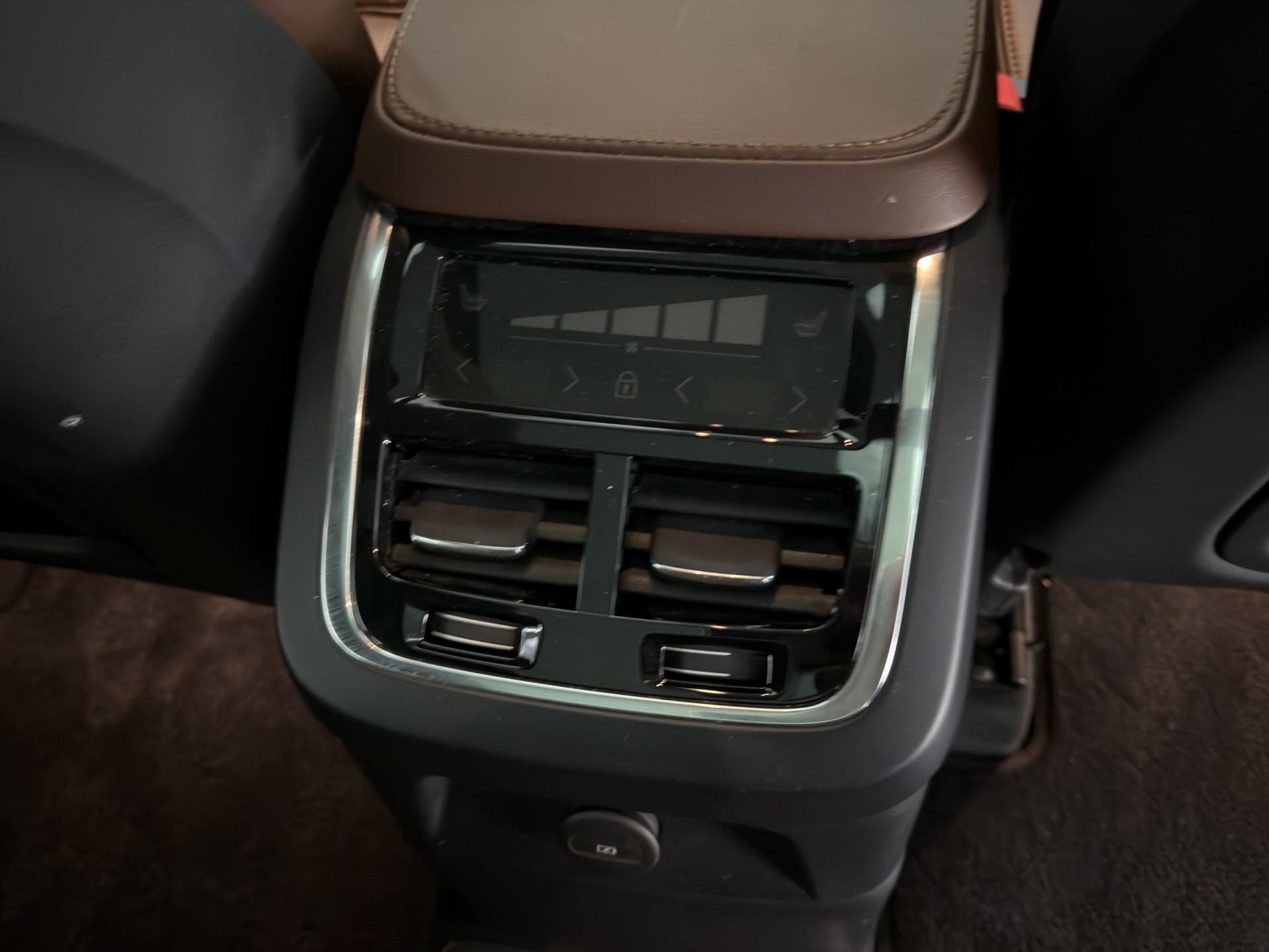 VOLVO XC90 2.0 T8 TE Inscription 7P. eAWD-image-18