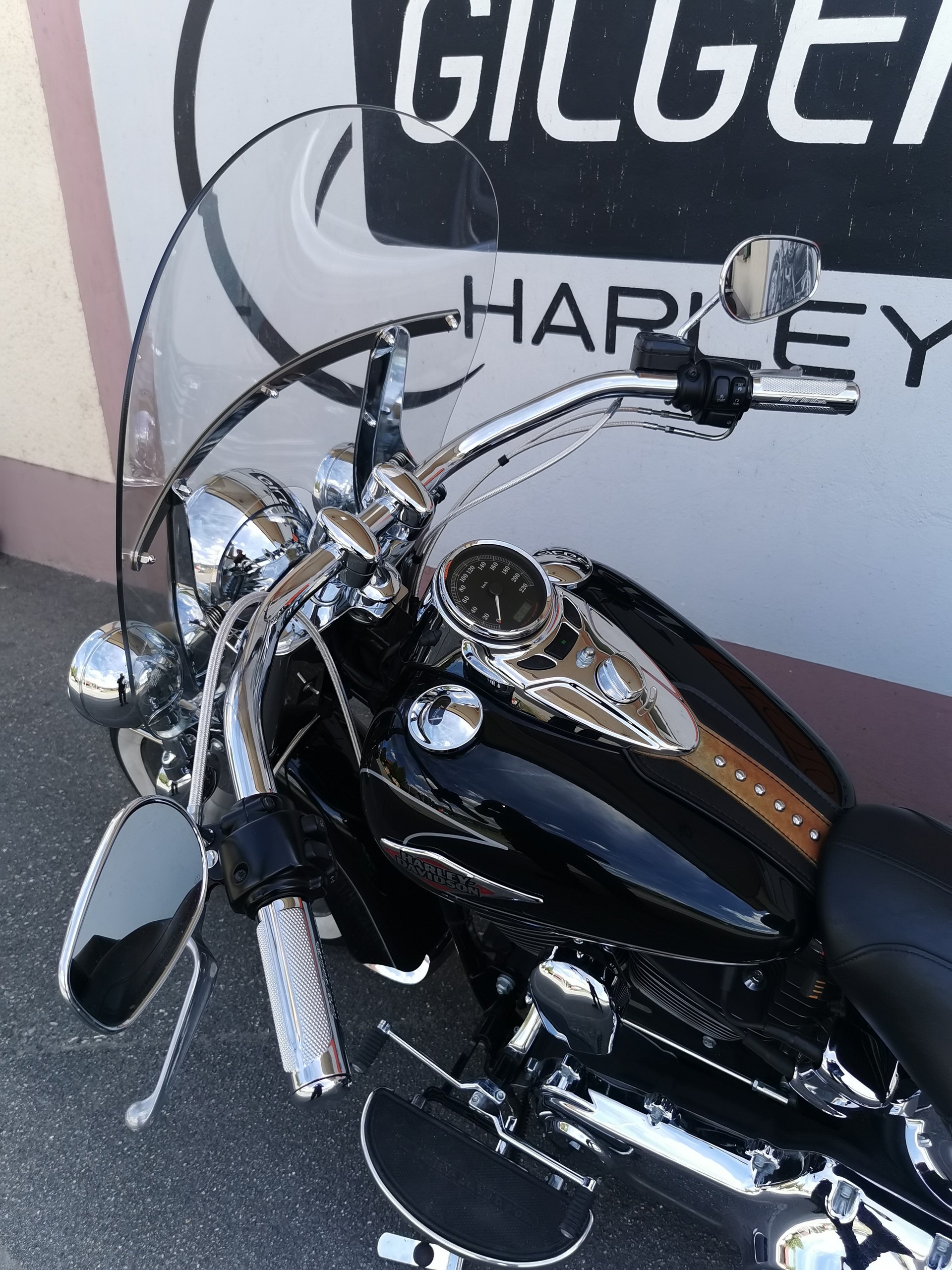 HARLEY-DAVIDSON FLSTCI Softail Classic-image-3