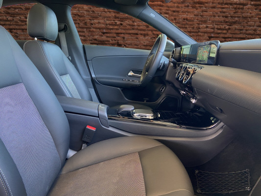 MERCEDES-BENZ CLA 220 Style 4Matic-image-11