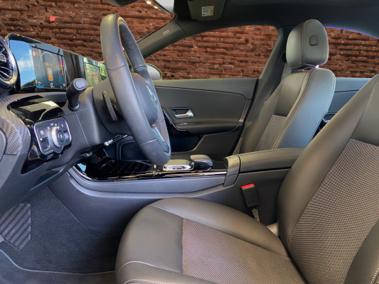 MERCEDES-BENZ CLA 220 Style 4Matic-image-10
