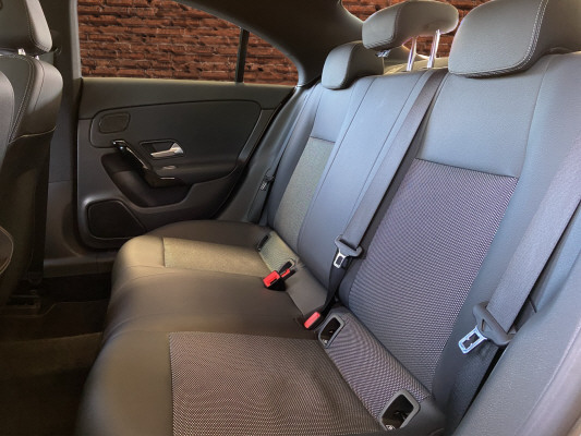 MERCEDES-BENZ CLA 220 Style 4Matic-image-12