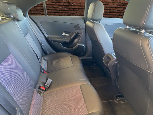 MERCEDES-BENZ CLA 220 Style 4Matic-image-13