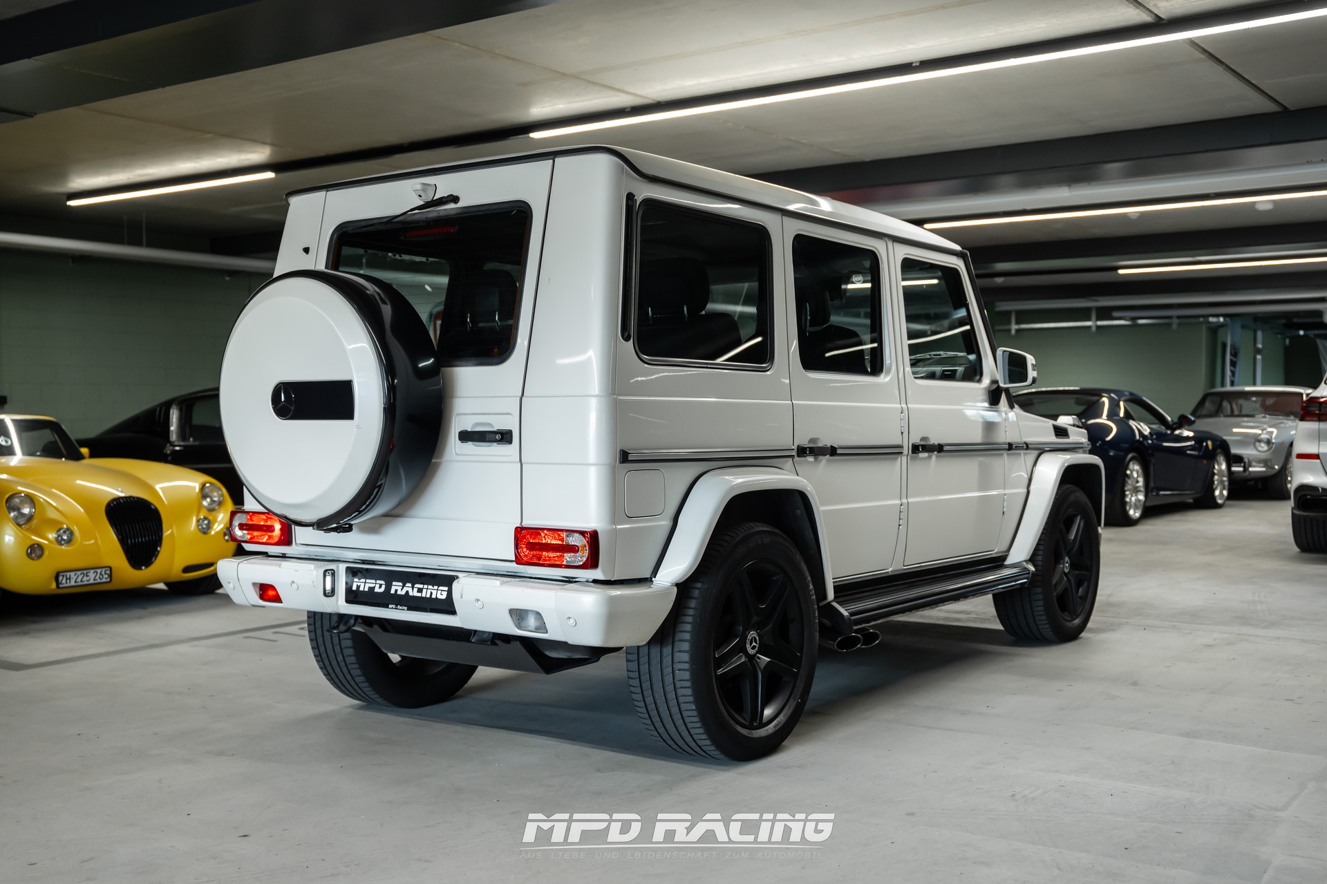 MERCEDES-BENZ G 65 AMG Automatic-showroom-element-3