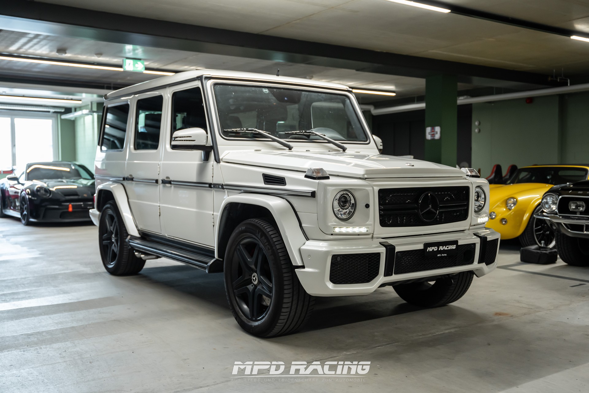MERCEDES-BENZ G 65 AMG Automatic-showroom-element-2