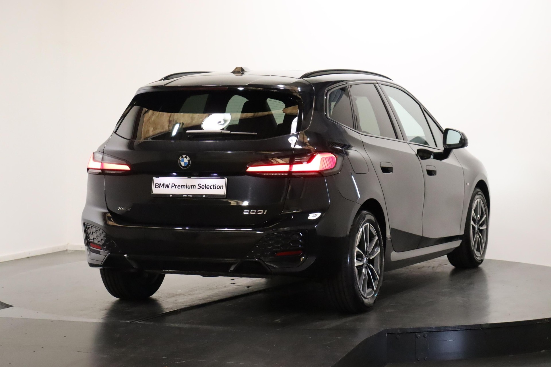 BMW 223i xDrive SDKG Active Tourer-showroom-element-2