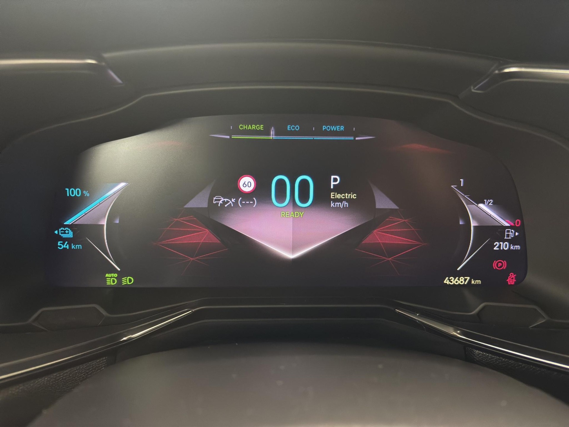 DS AUTOMOBILES 7 1.6 E-Tense Ligne Noire 4x4-image-5