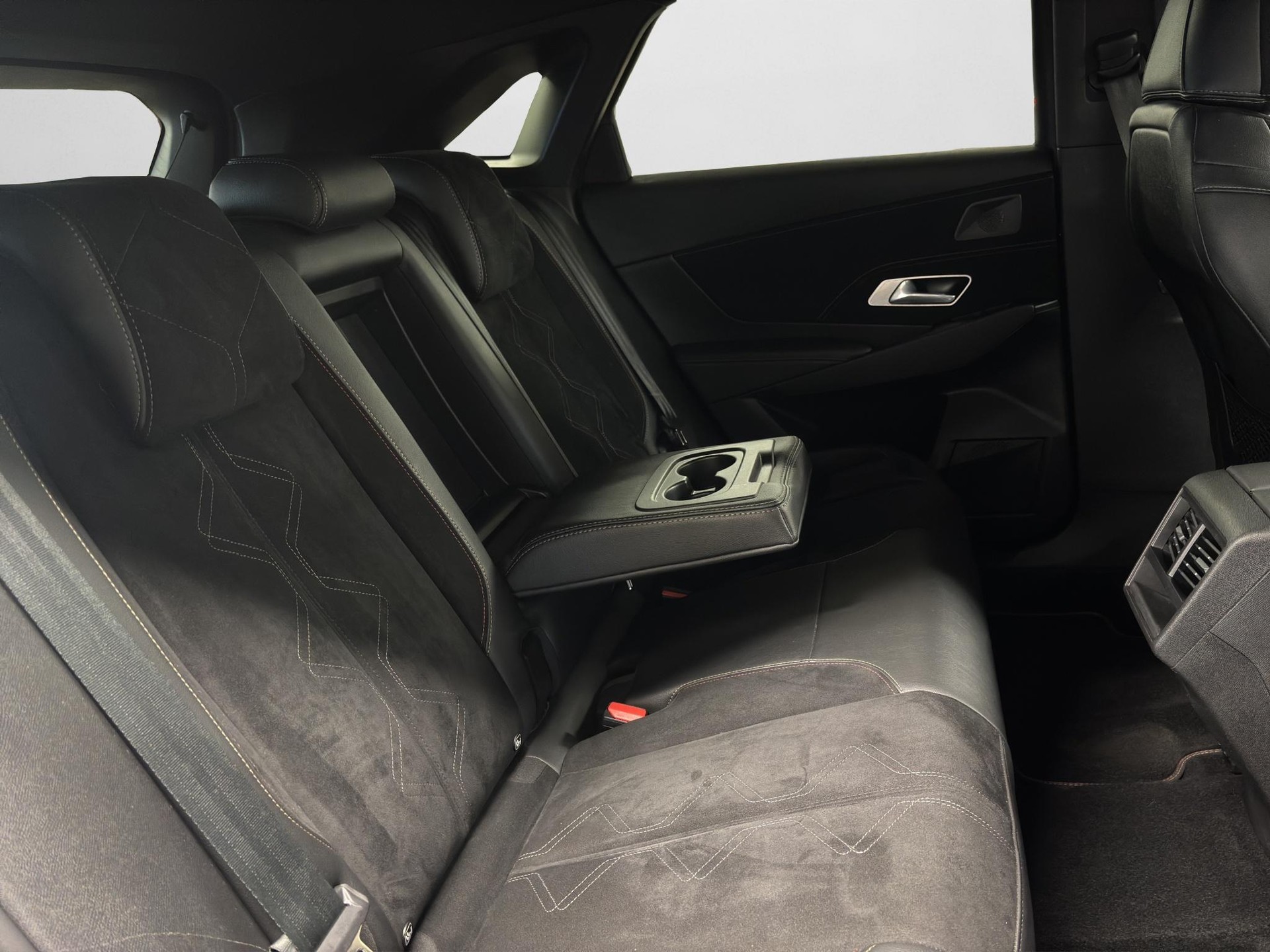 DS AUTOMOBILES 7 1.6 E-Tense Ligne Noire 4x4-image-14