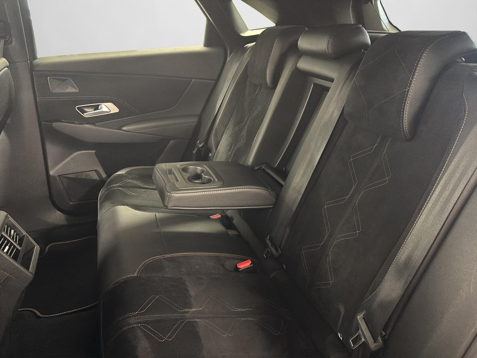 DS AUTOMOBILES 7 1.6 E-Tense Ligne Noire 4x4-image-16
