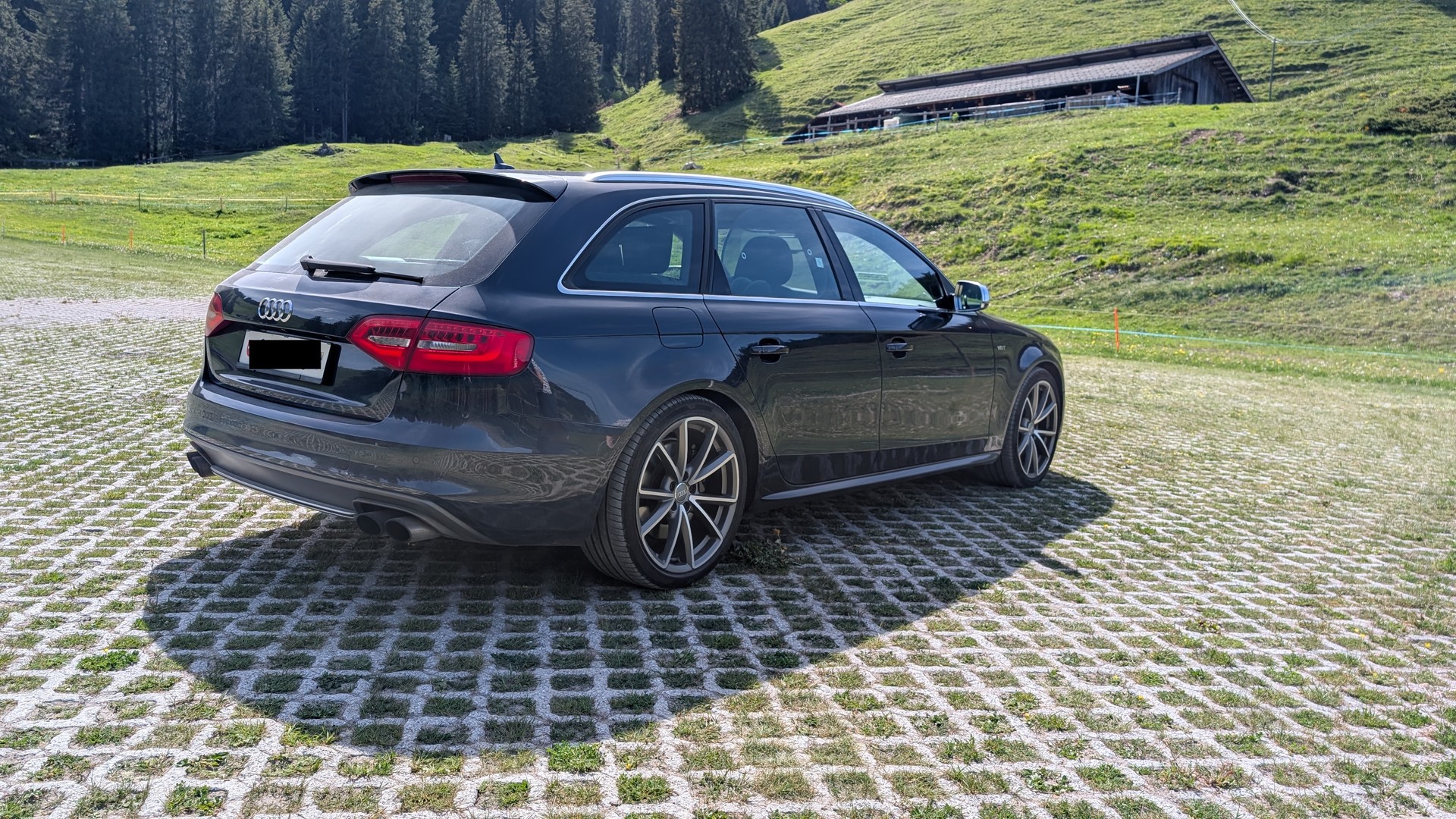 AUDI 3.0 V6 TFSI quattro S-Tronic-image-2