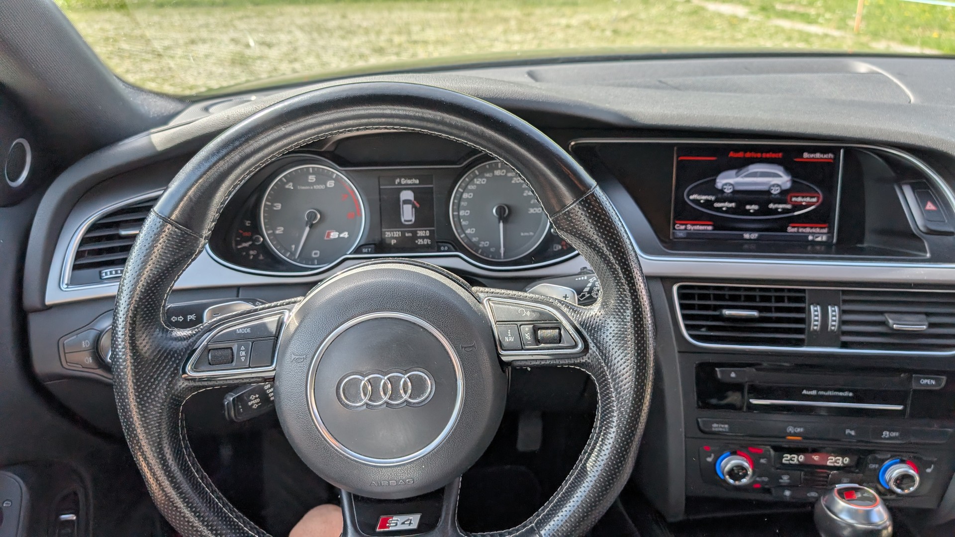 AUDI 3.0 V6 TFSI quattro S-Tronic-image-5