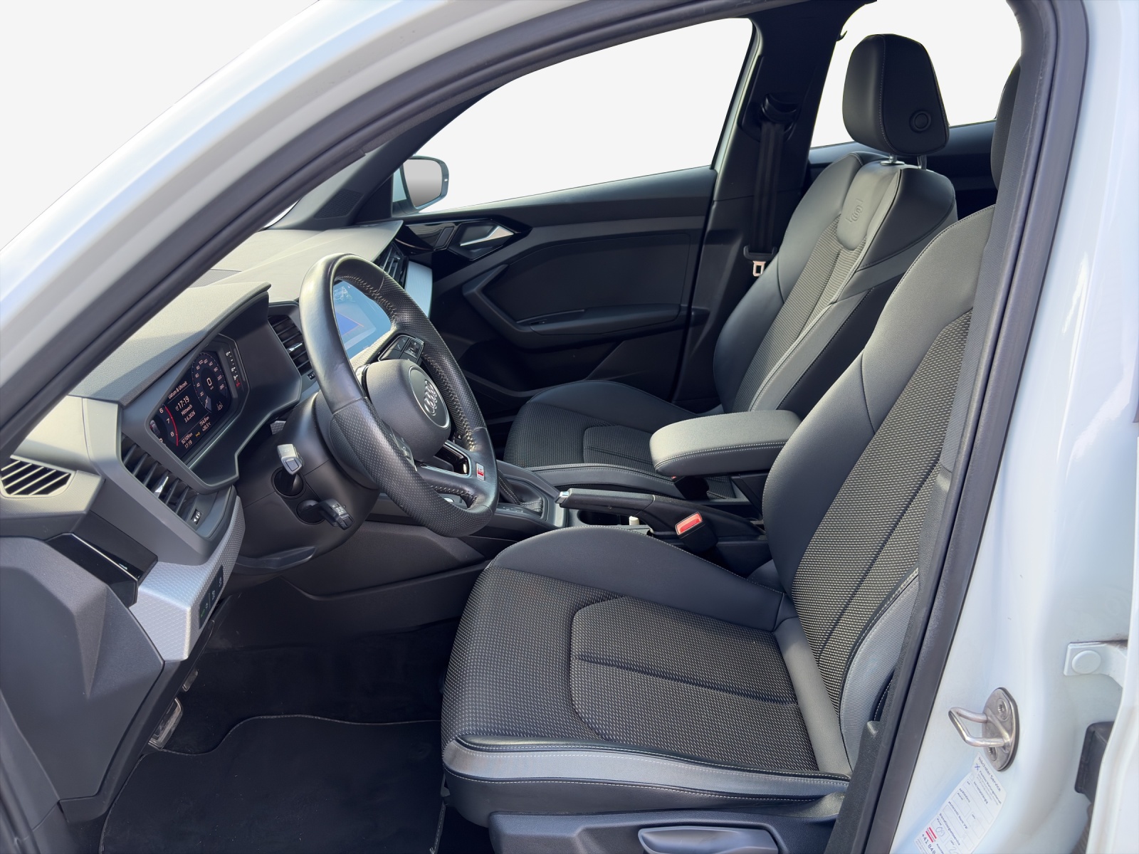 AUDI A1 Sportback 30 TFSI advanced S-tronic-image-7