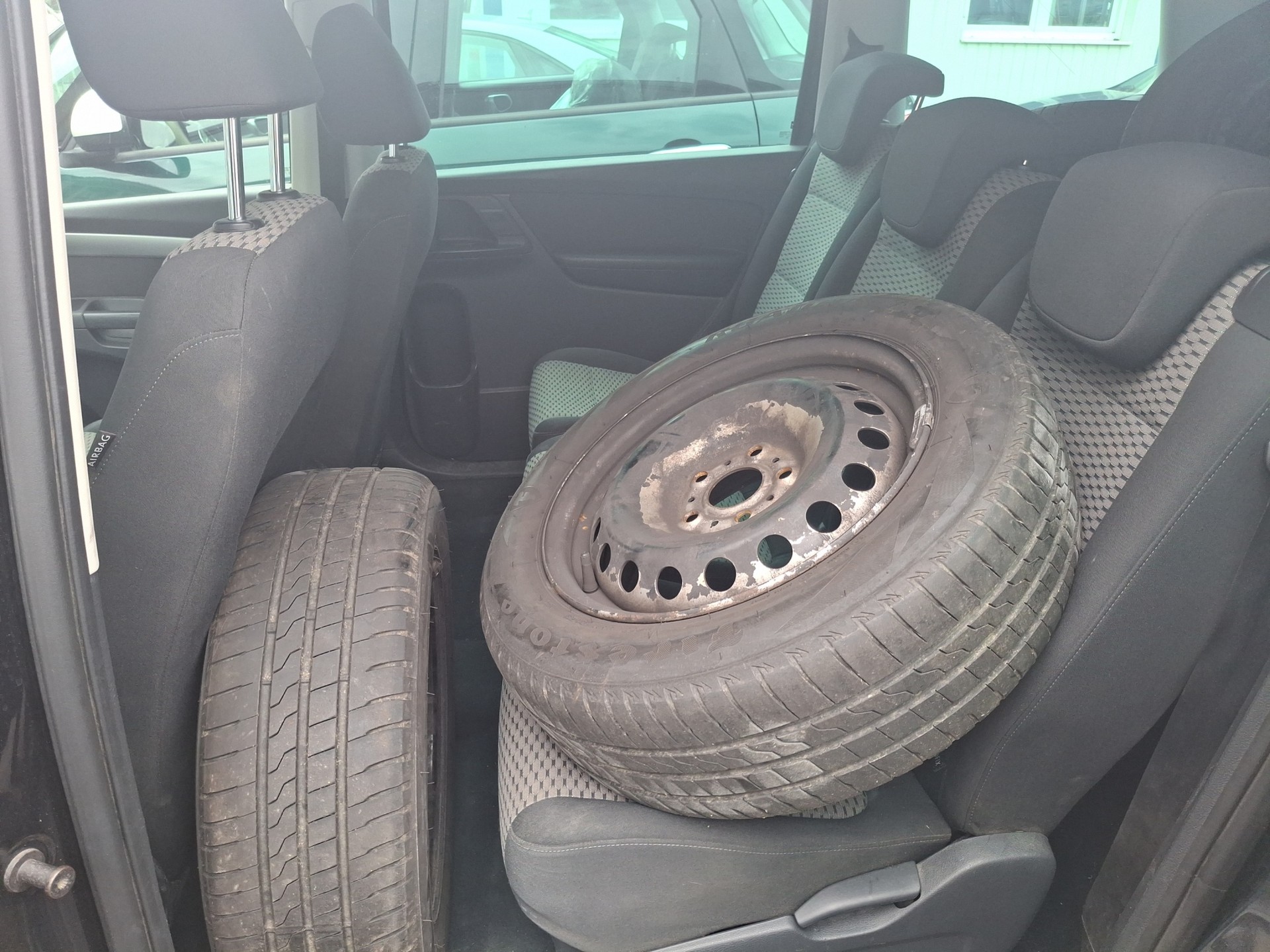 VW Sharan 2.0 TDI BMT Comfortline 4Motion-image-6