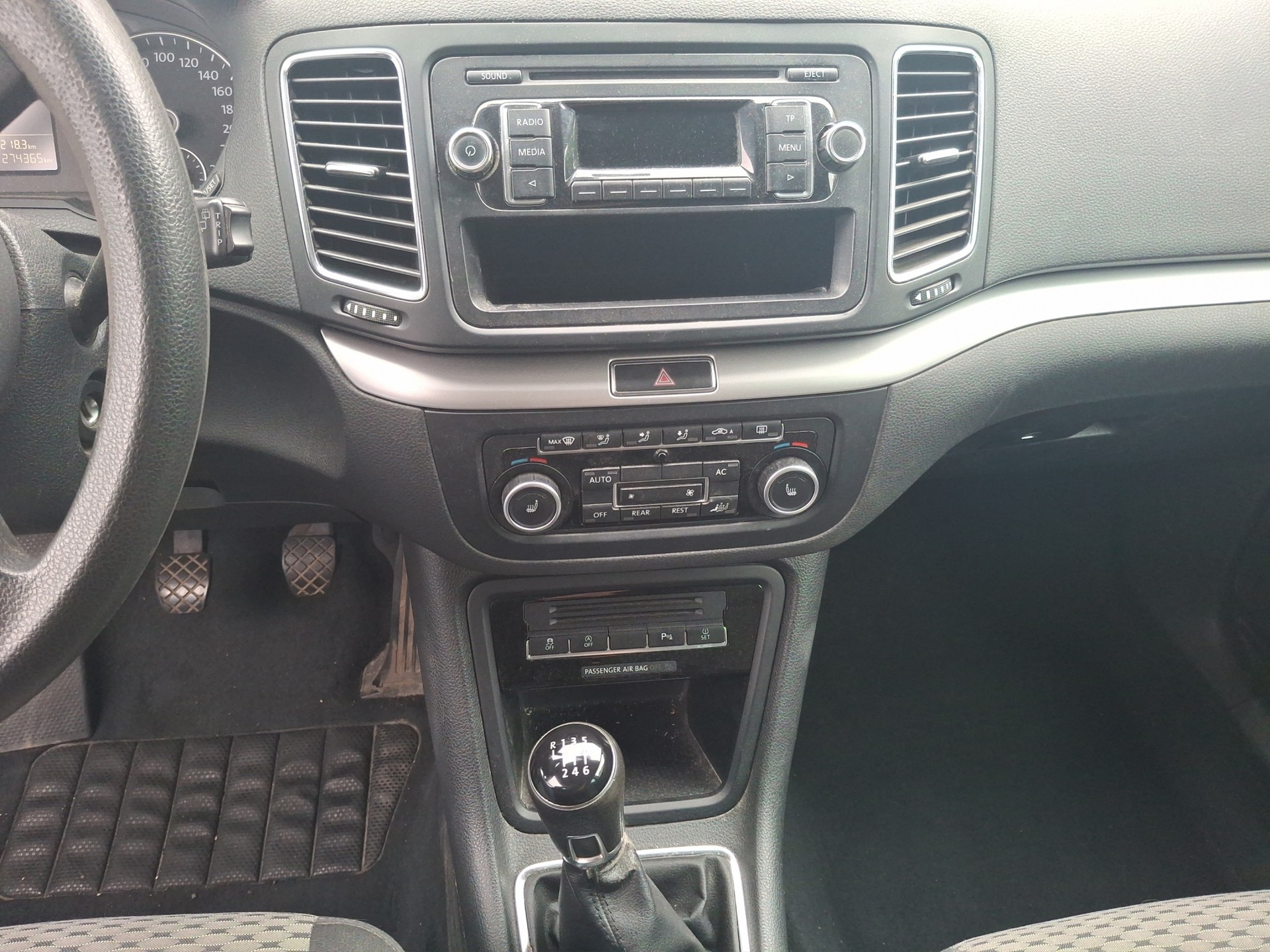 VW Sharan 2.0 TDI BMT Comfortline 4Motion-image-9