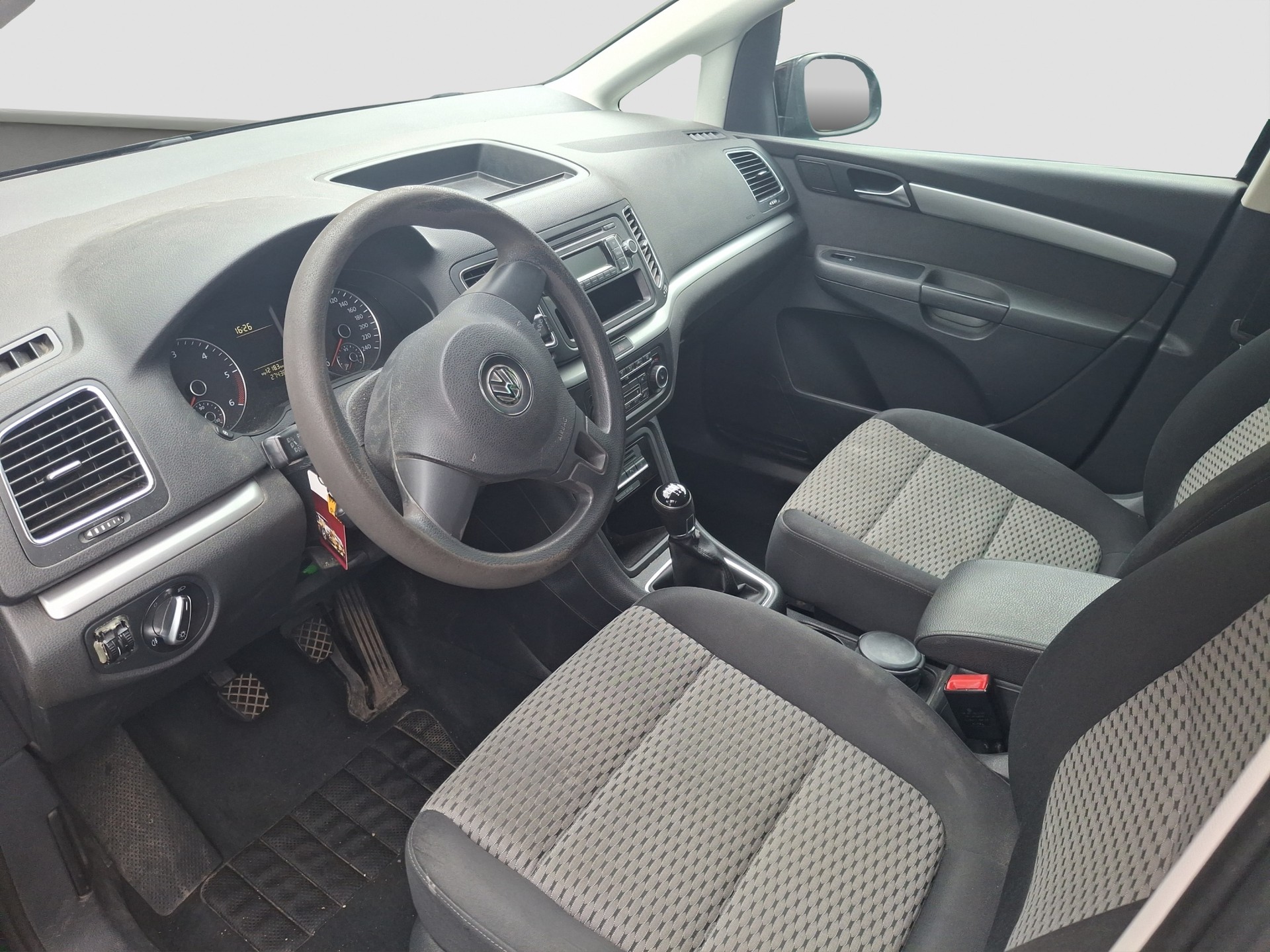 VW Sharan 2.0 TDI BMT Comfortline 4Motion-image-7