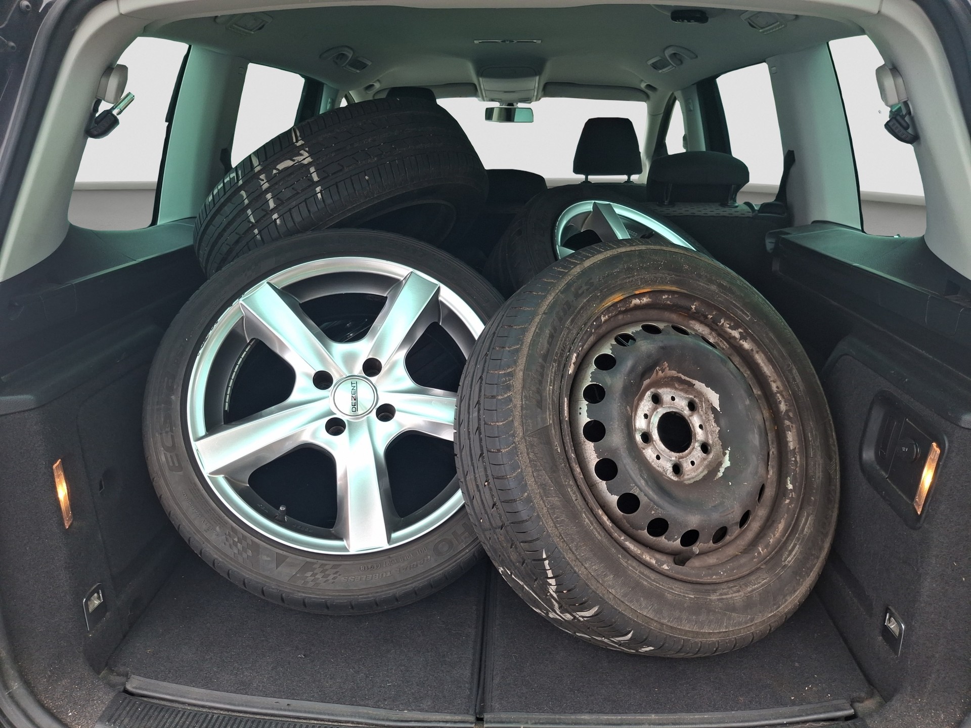 VW Sharan 2.0 TDI BMT Comfortline 4Motion-image-5
