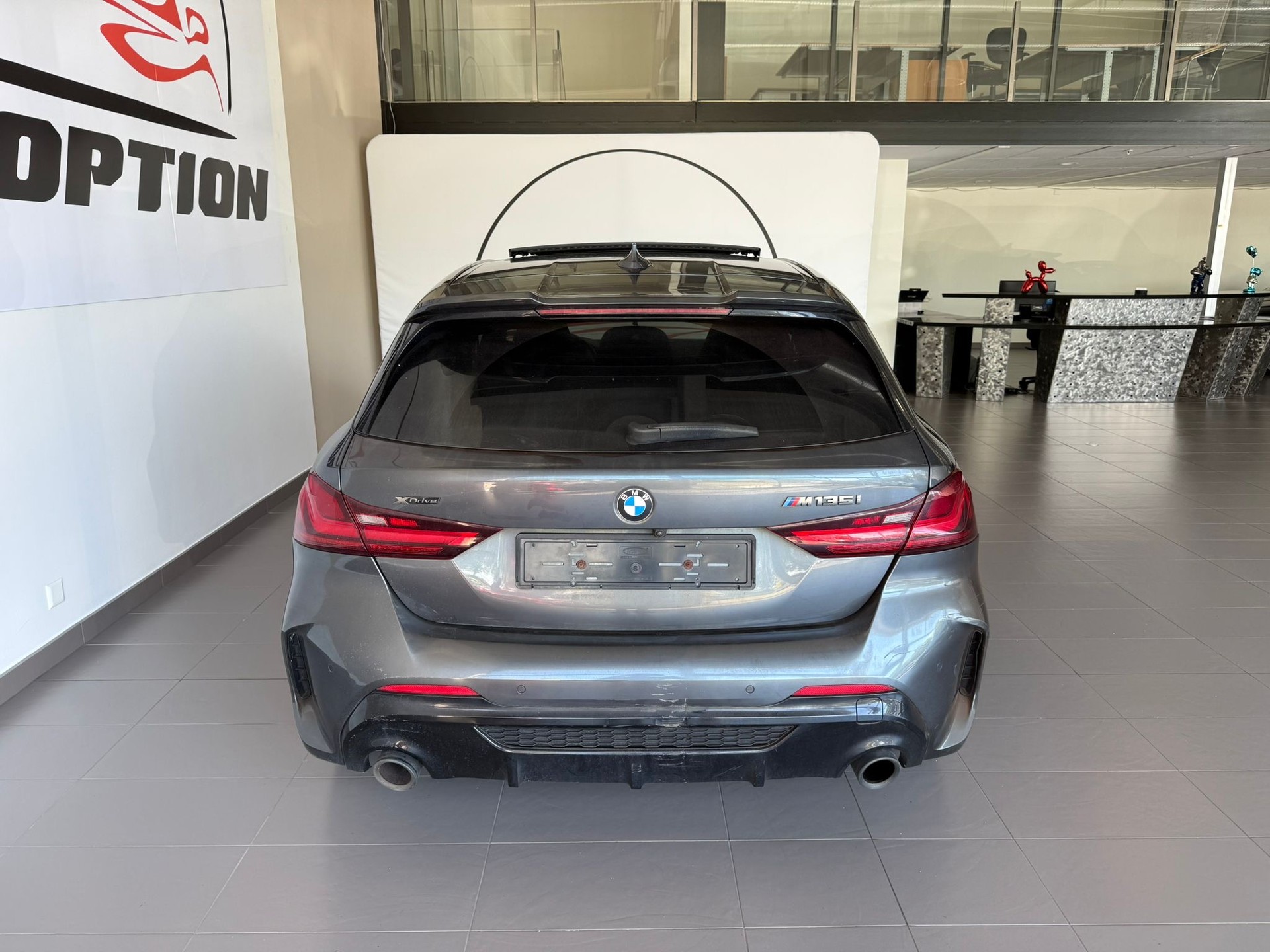BMW M135i xDrive Steptronic-image-5