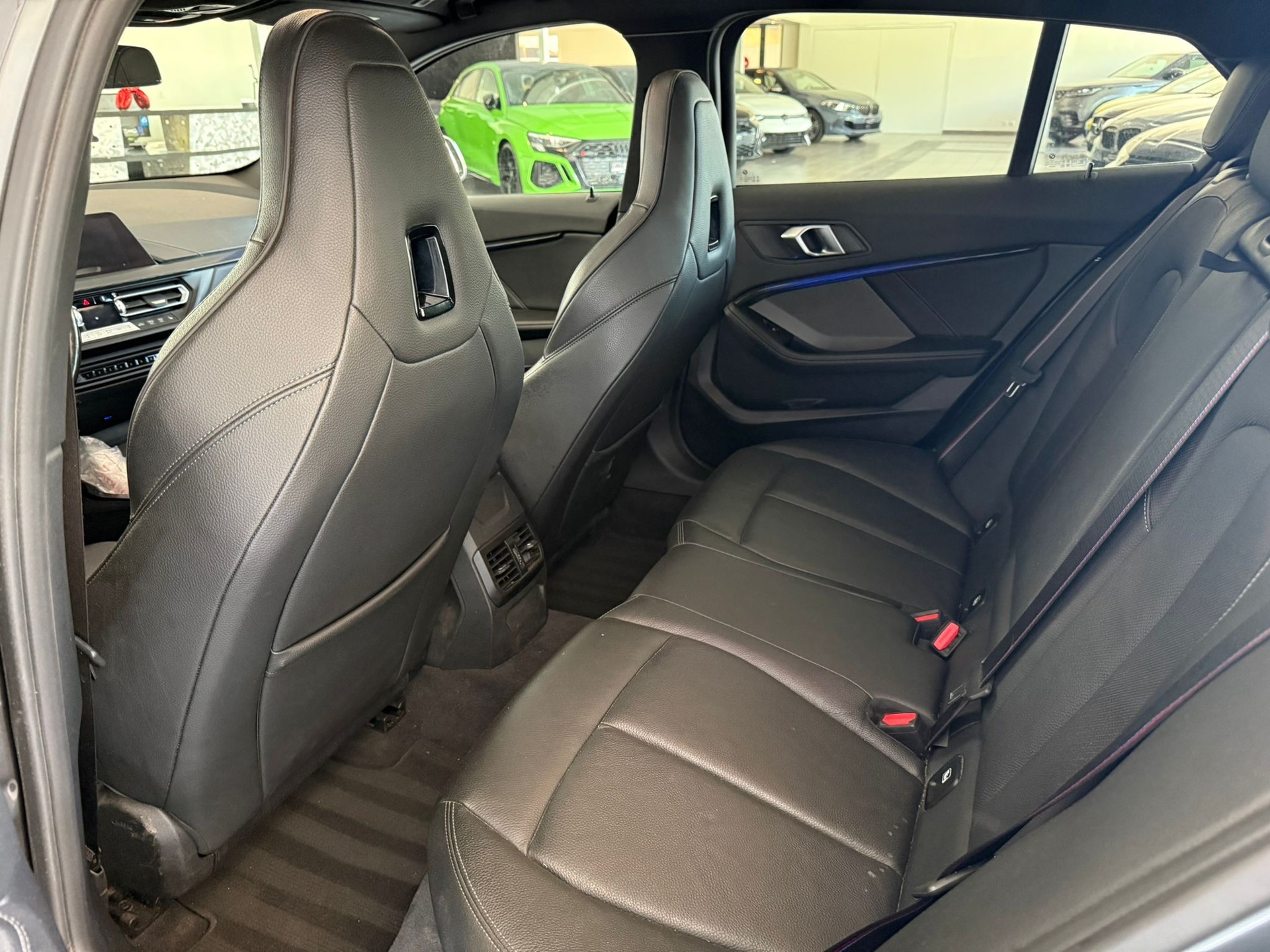 BMW M135i xDrive Steptronic-image-16