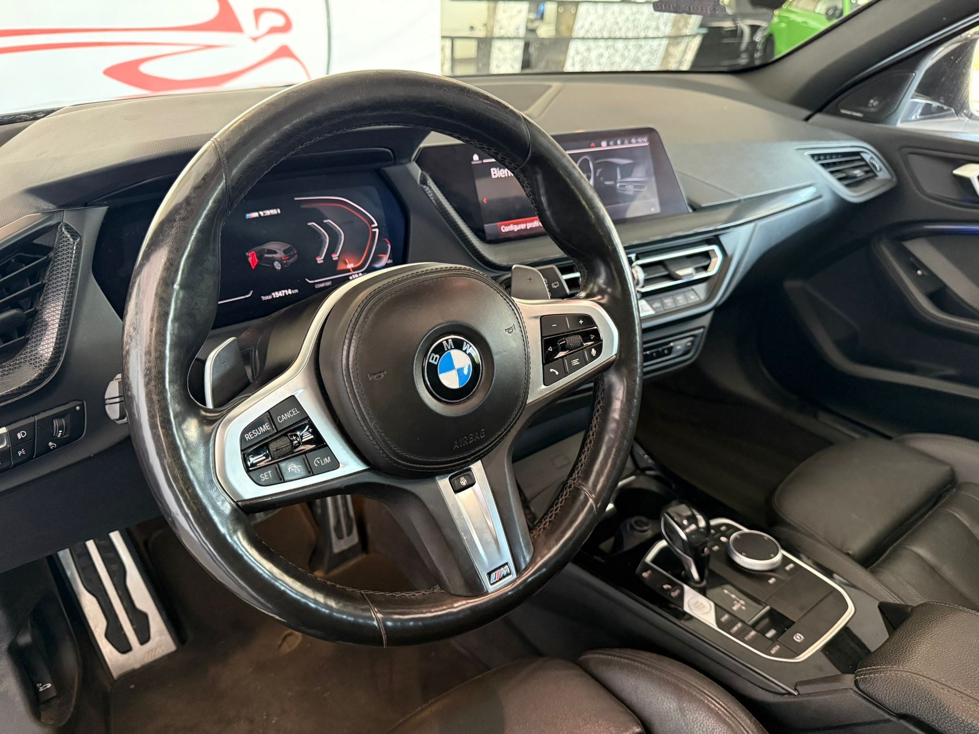 BMW M135i xDrive Steptronic-image-13