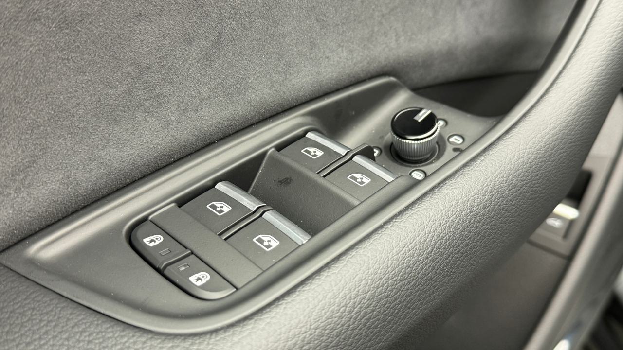 AUDI Q8 SUV TDI quattro 210 kW S line-image-8
