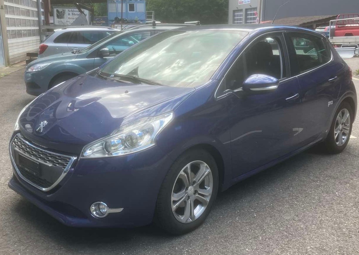 PEUGEOT 208 1.6 VTI Allure-image-1