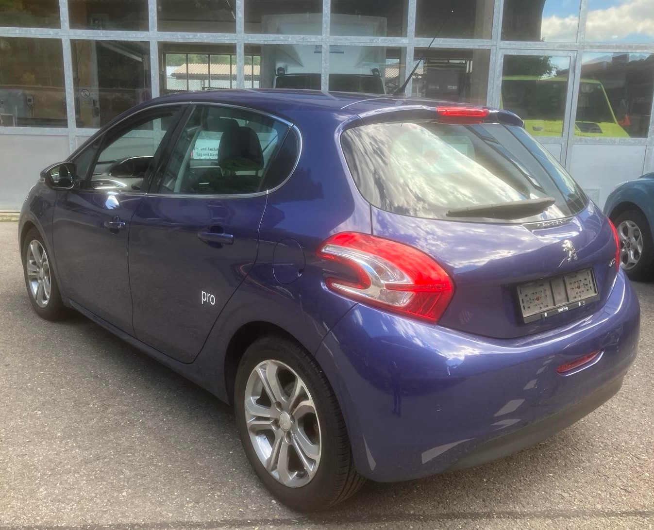 PEUGEOT 208 1.6 VTI Allure-image-2