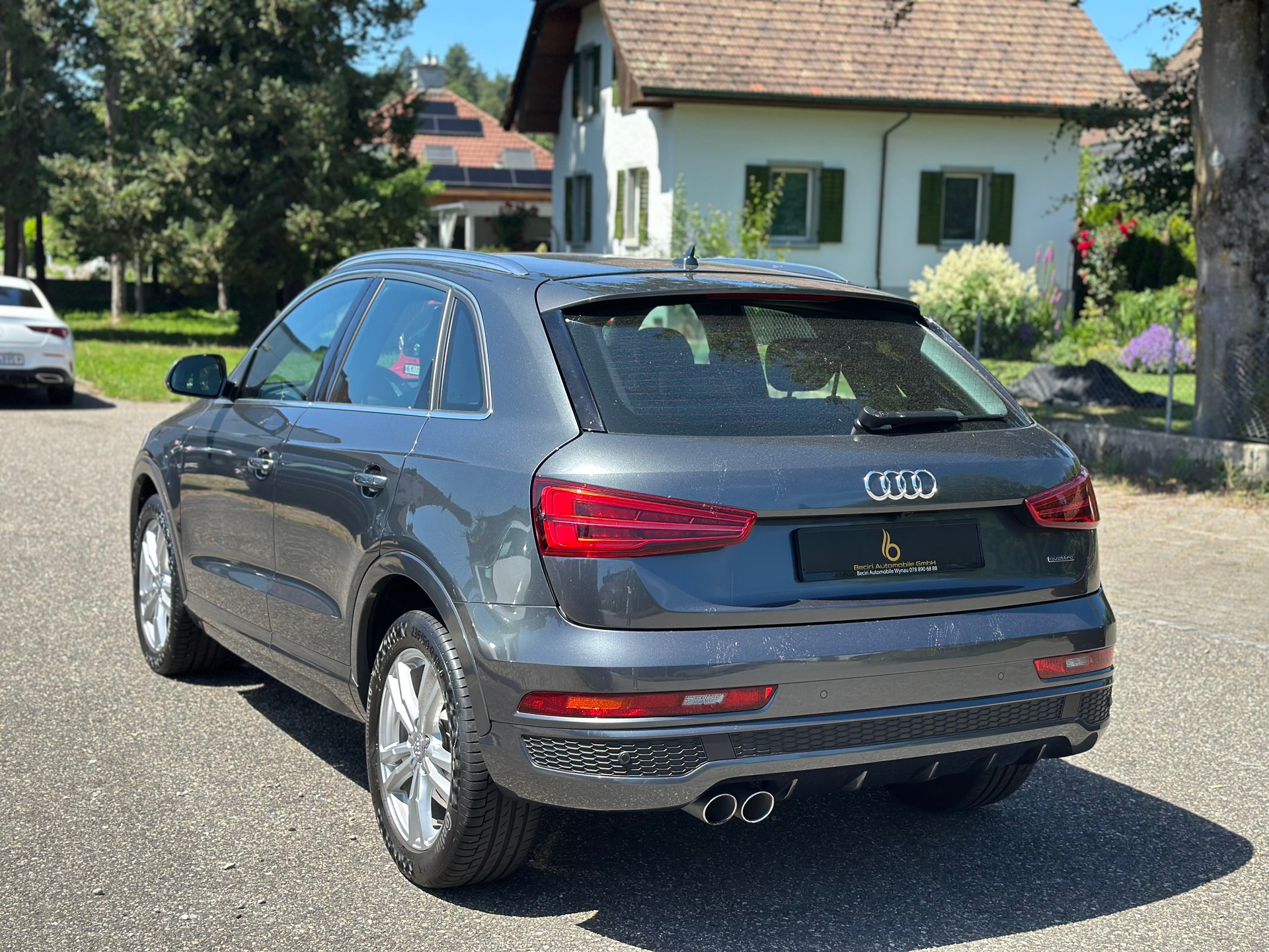 AUDI Q3 2.0 TDI quattro S-tronic-image-4