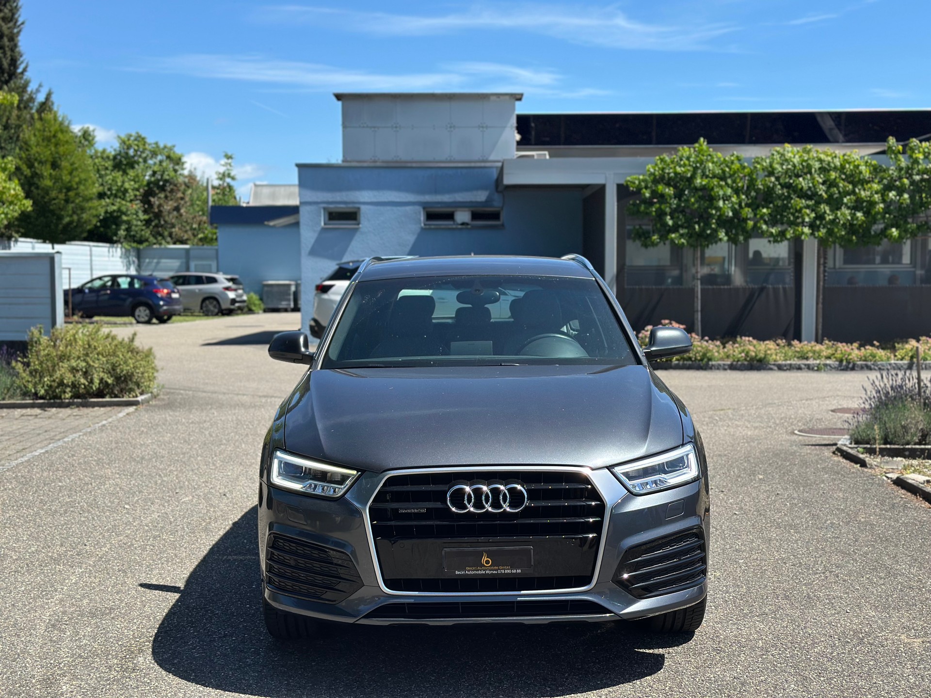 AUDI Q3 2.0 TDI quattro S-tronic-image-2