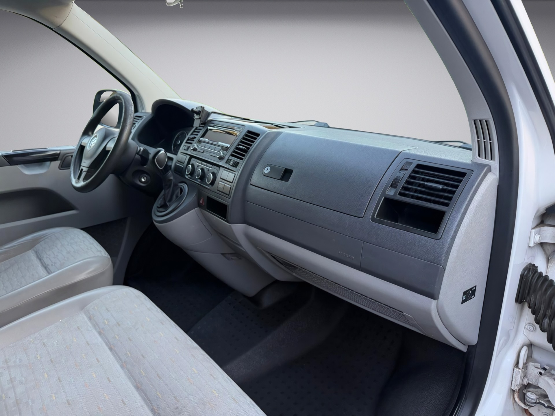 VW T5 2.0 TDI DSG * Sortimo * Nutzlast 1179kg * Klima * 3 Sitzer * Automat *-image-10