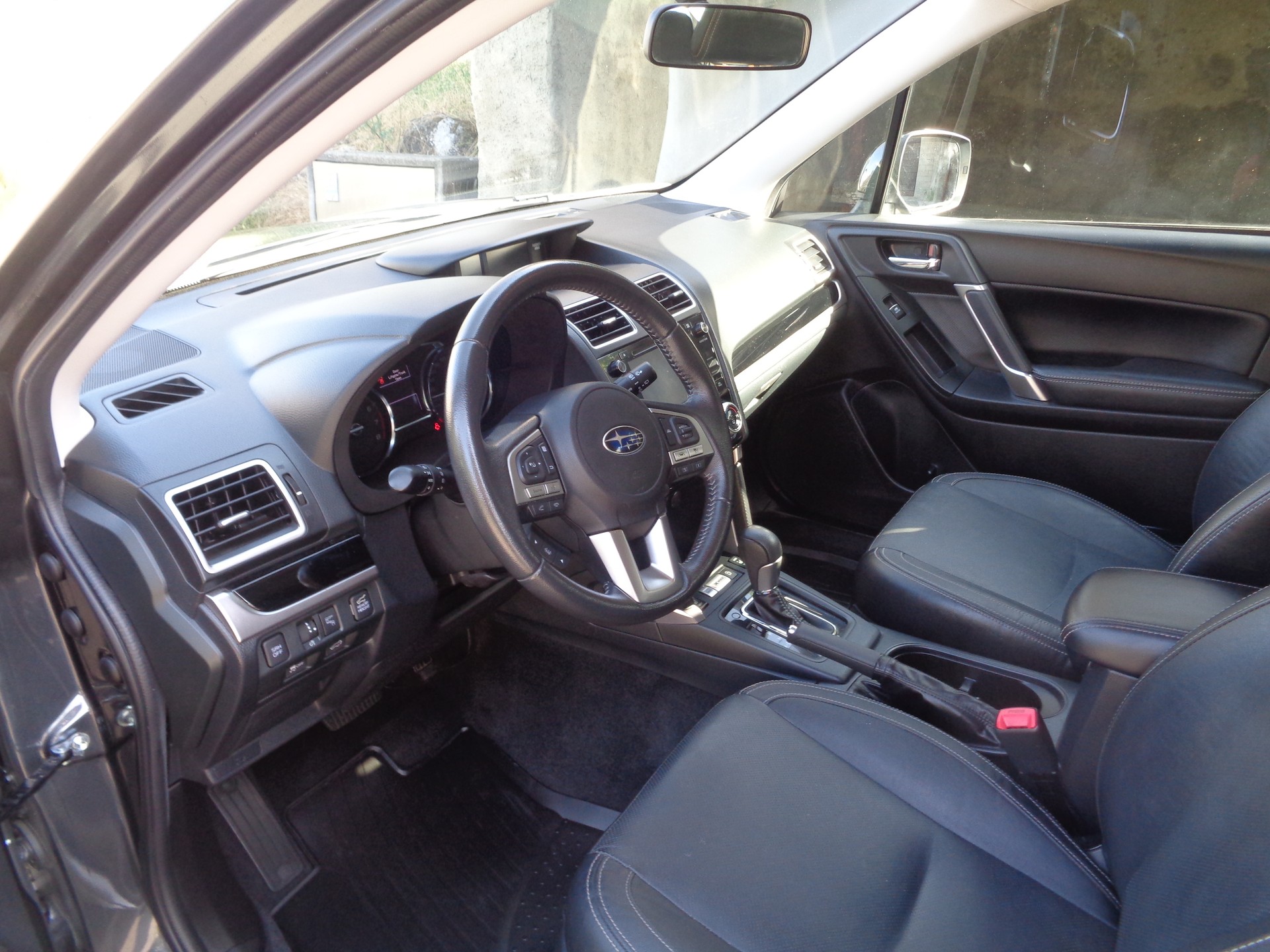 SUBARU Forester 2.0i Swiss Plus Lineartronic-image-7