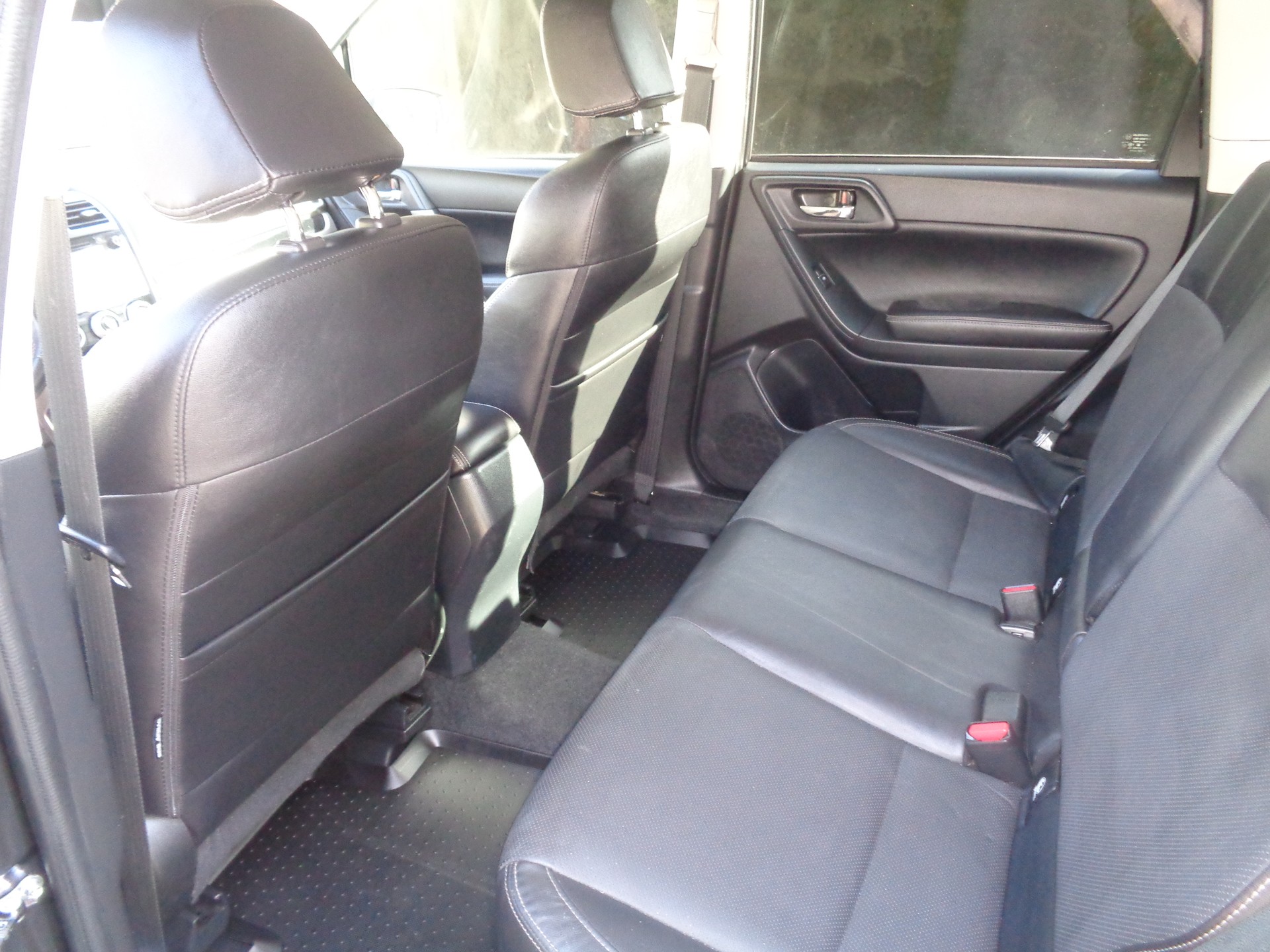 SUBARU Forester 2.0i Swiss Plus Lineartronic-image-8