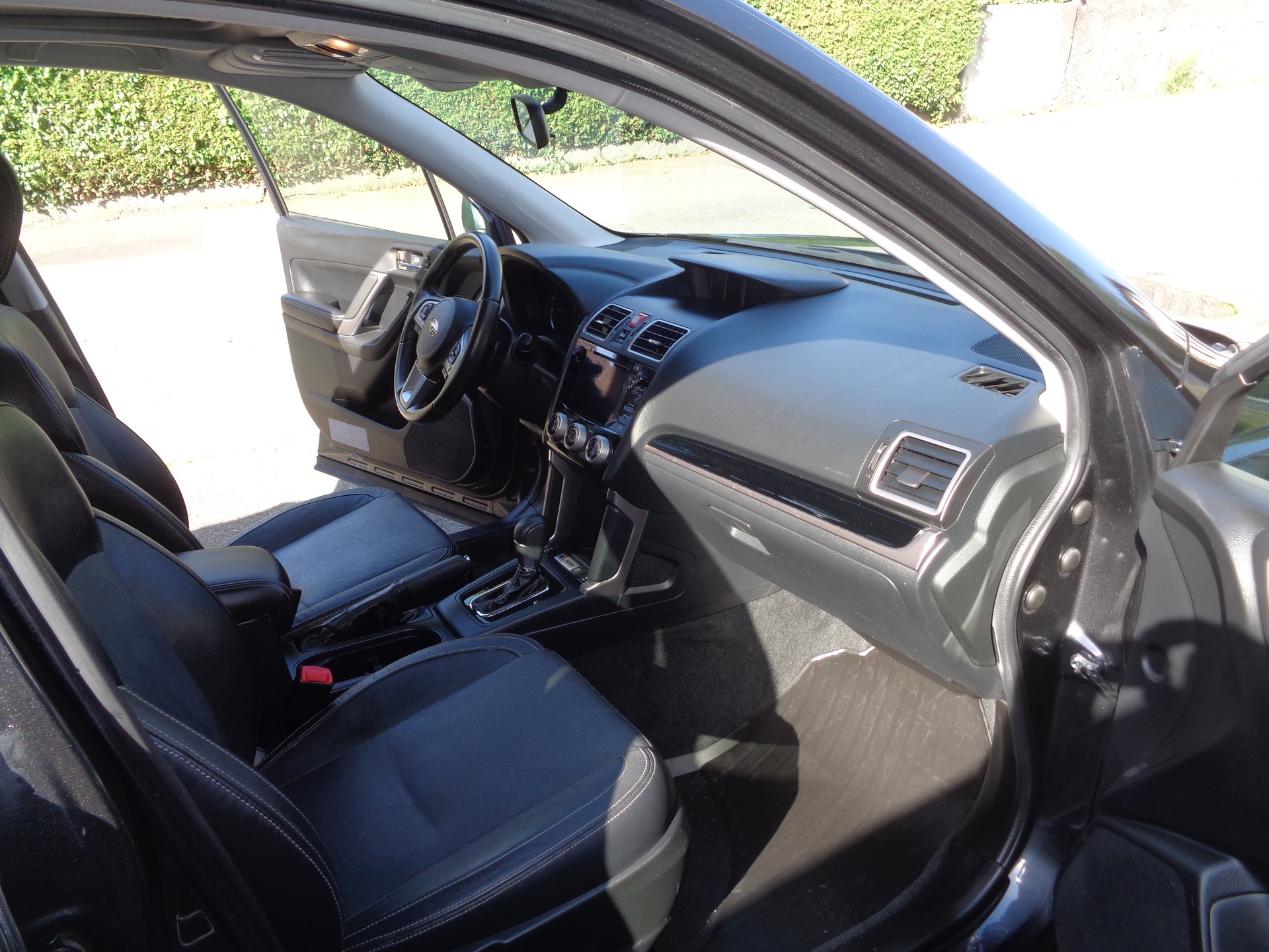 SUBARU Forester 2.0i Swiss Plus Lineartronic-image-11