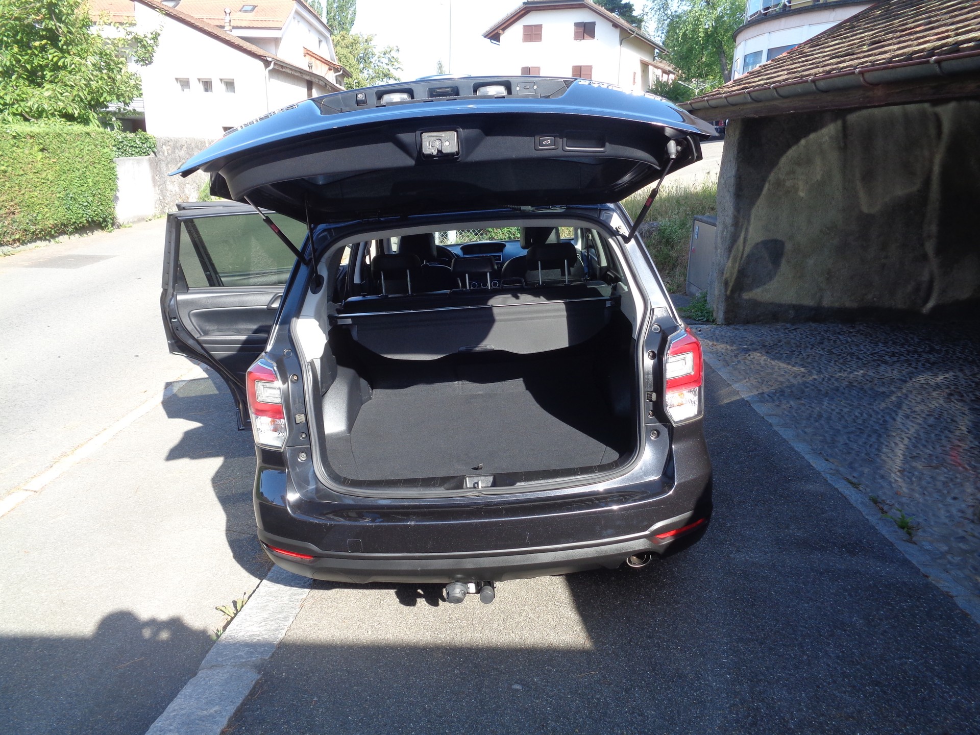 SUBARU Forester 2.0i Swiss Plus Lineartronic-image-9