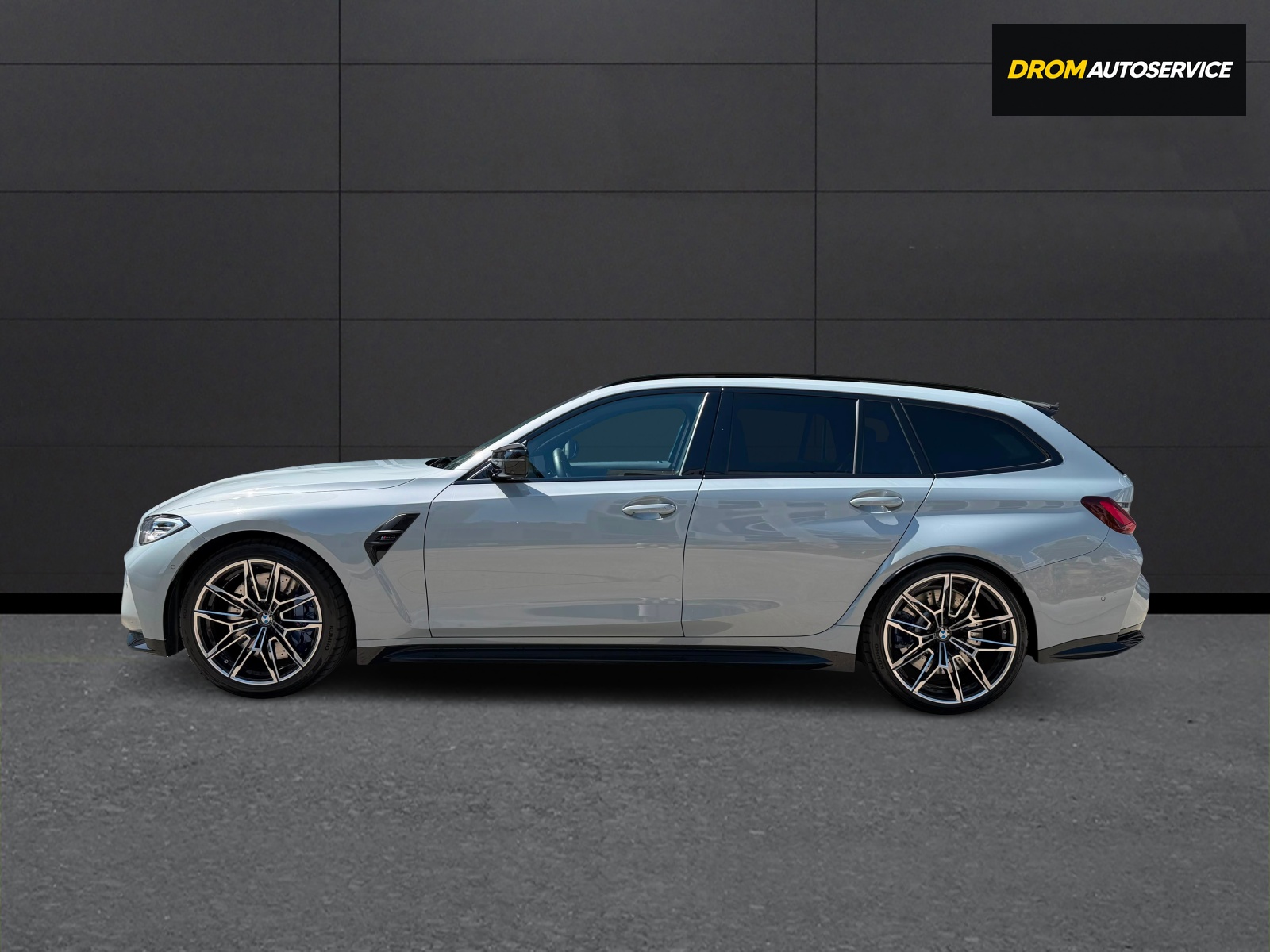 BMW M3 Touring xDrive Competition M-image-7