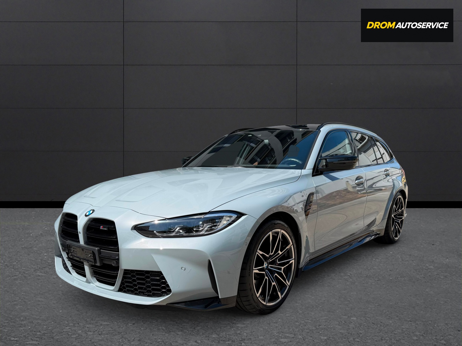 BMW M3 Touring xDrive Competition M-showroom-element-1