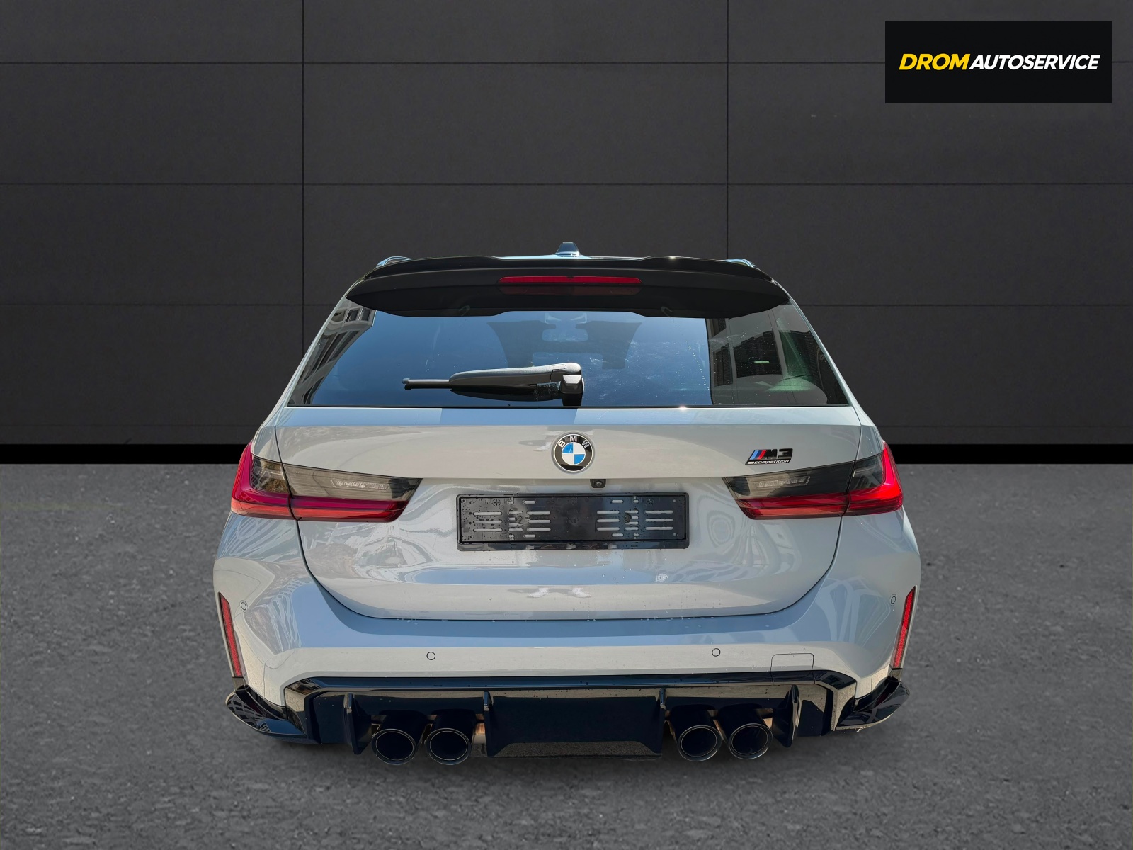 BMW M3 Touring xDrive Competition M-image-4