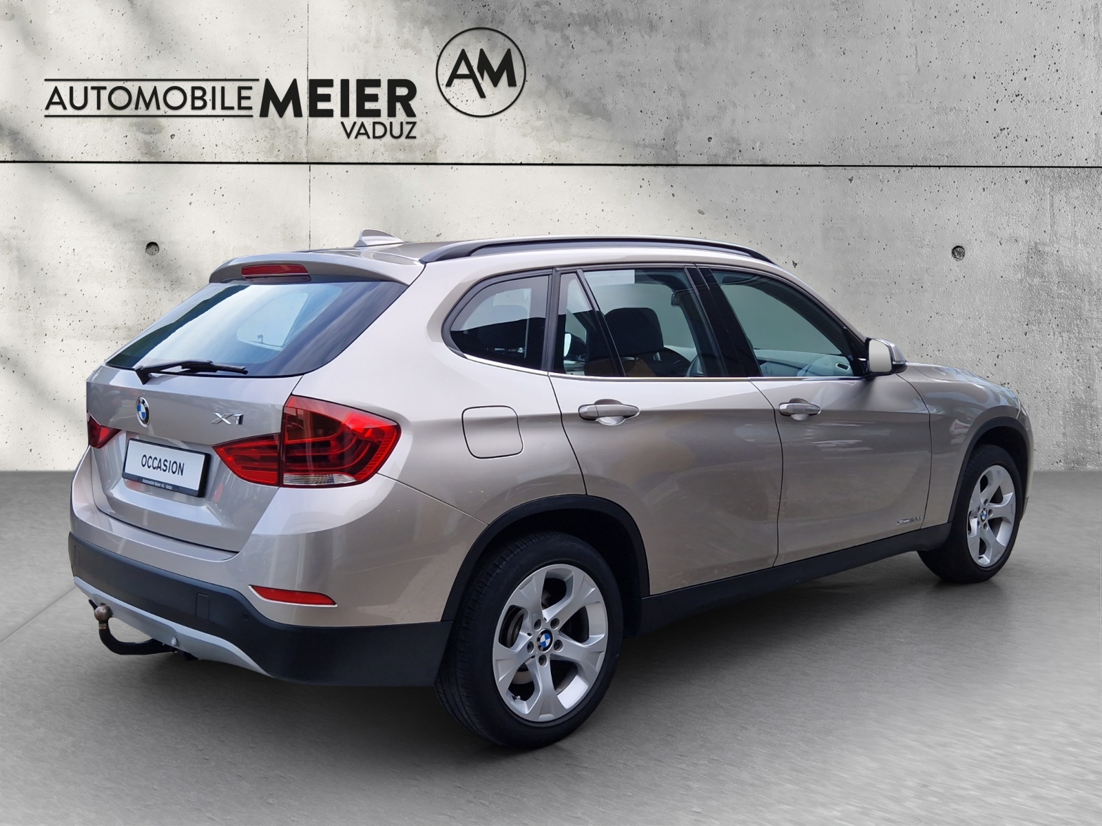 BMW X1 E84 20d xDrive-showroom-element-3