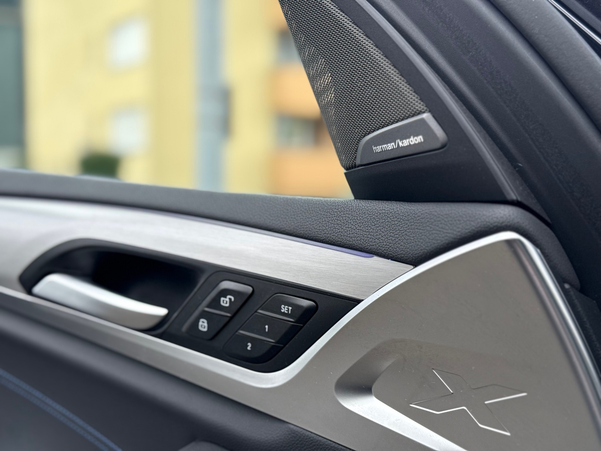 BMW X3 20d xDrive paddles *Traumausstattung*-image-10