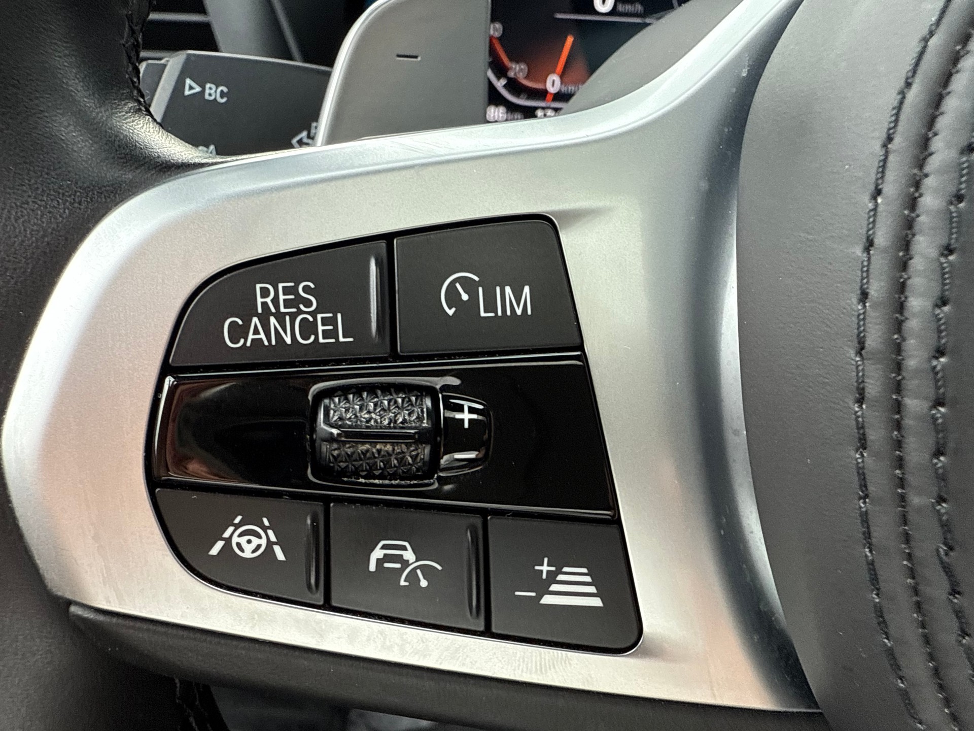 BMW X3 20d xDrive paddles *Traumausstattung*-image-28