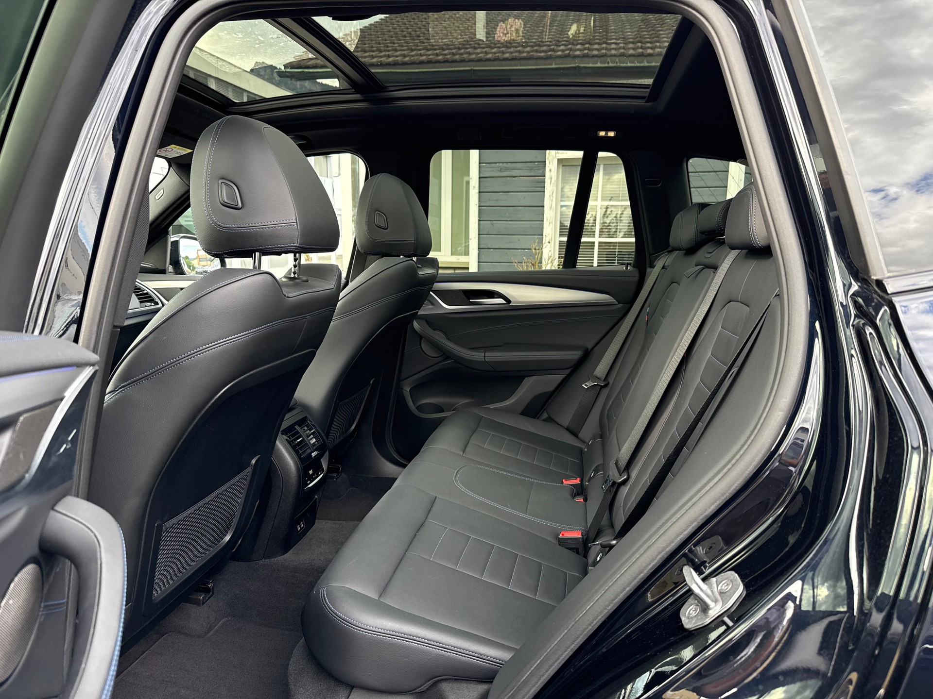BMW X3 20d xDrive paddles *Traumausstattung*-image-12