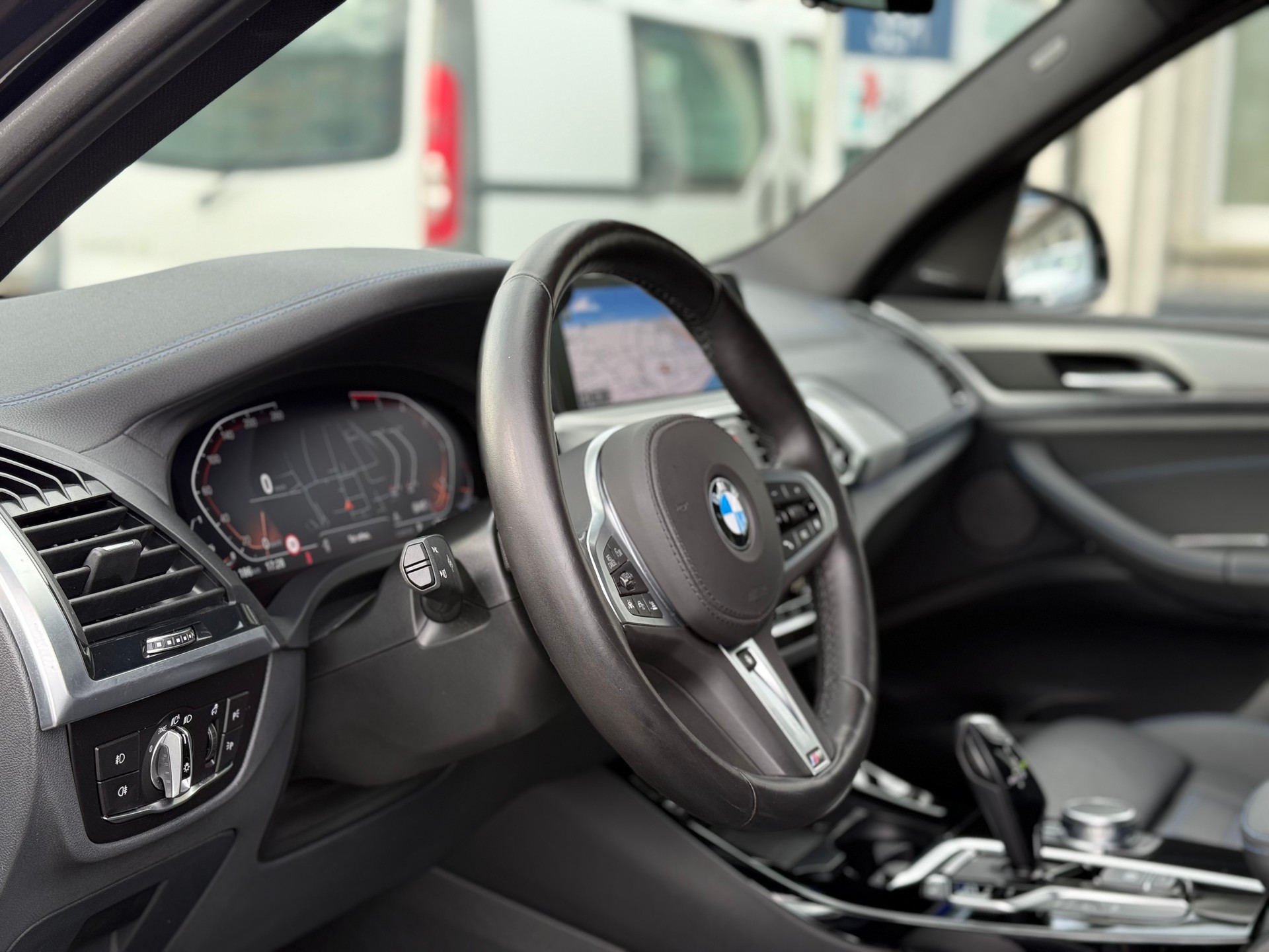 BMW X3 20d xDrive paddles *Traumausstattung*-image-7