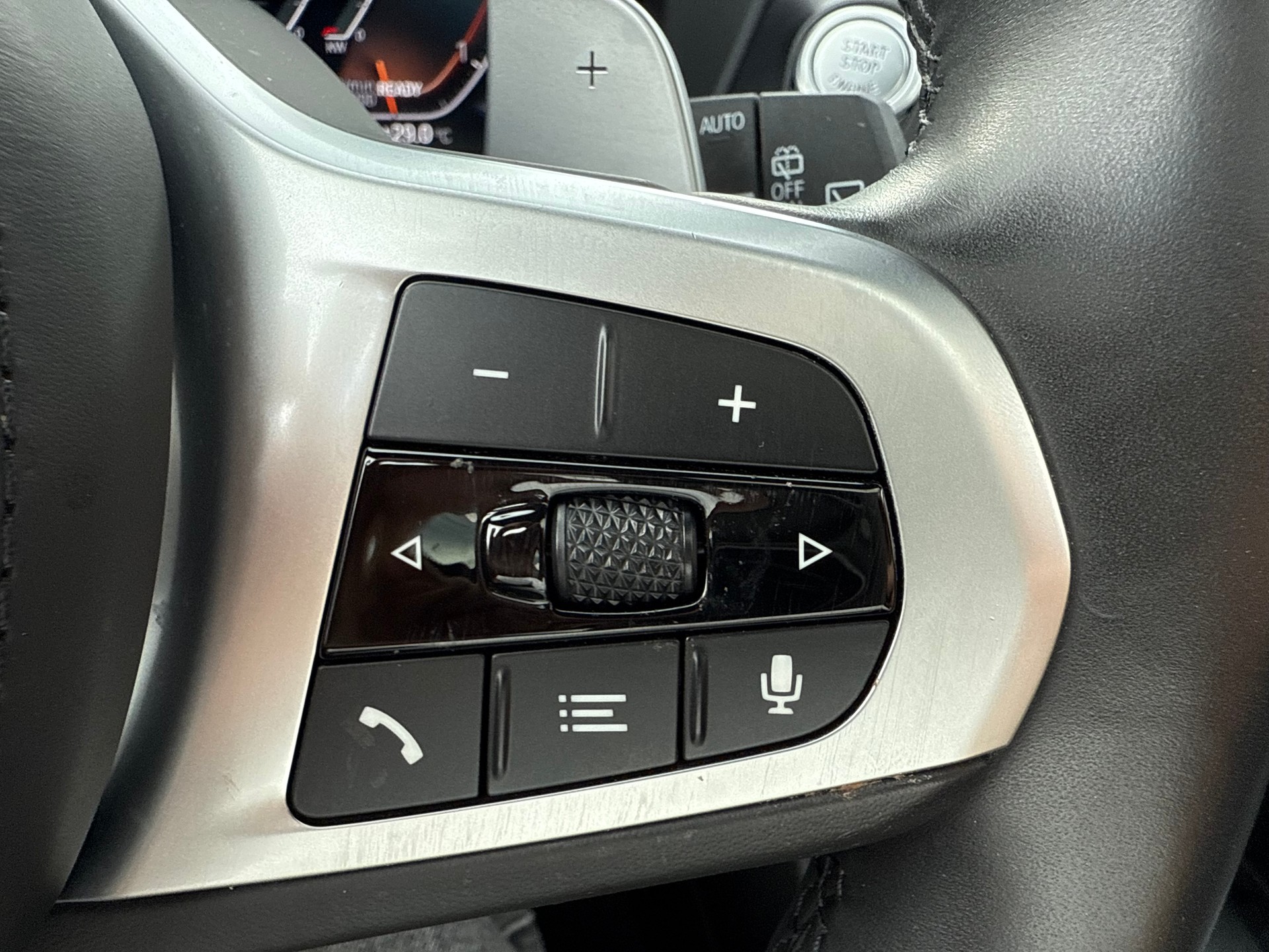 BMW X3 20d xDrive paddles *Traumausstattung*-image-26