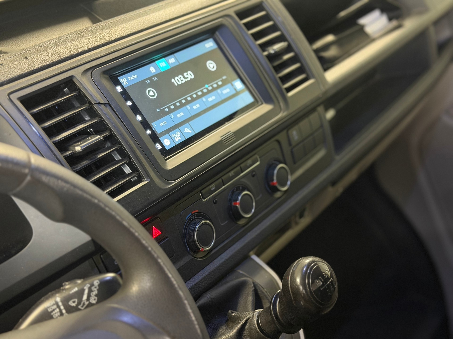 VW T6 2.0 TDI 4Motion-image-19