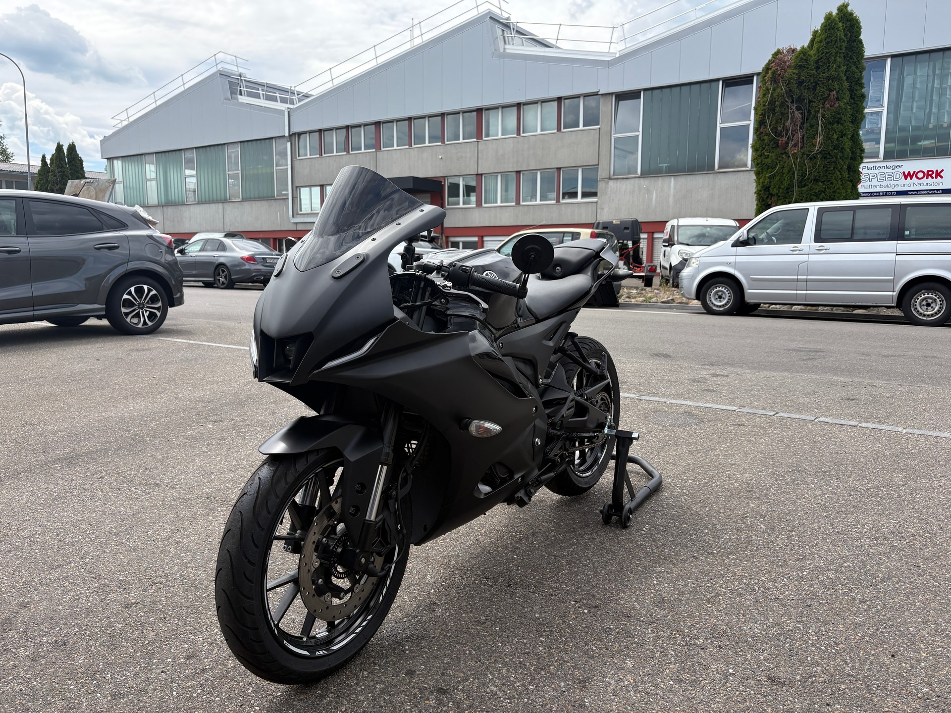 YAMAHA YZF-R 125 ABS-image-1