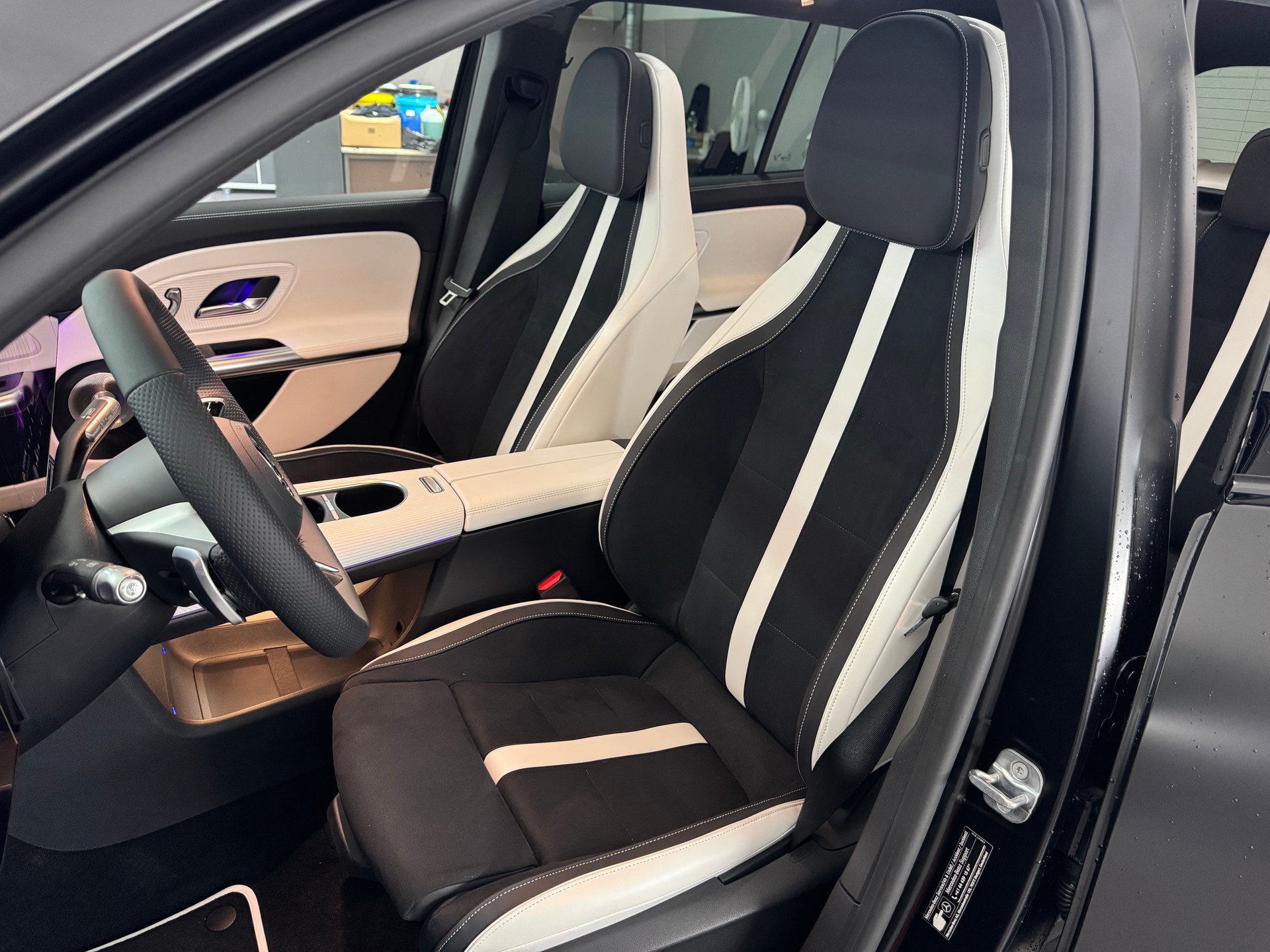 MERCEDES-BENZ GLB 220 4Matic 8G-Tronic-image-11