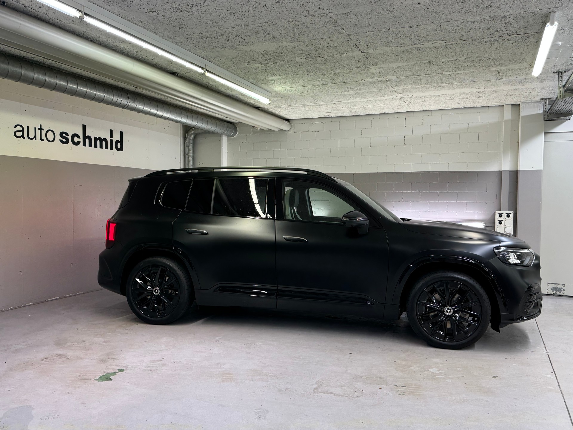 MERCEDES-BENZ GLB 220 4Matic 8G-Tronic-showroom-element-2