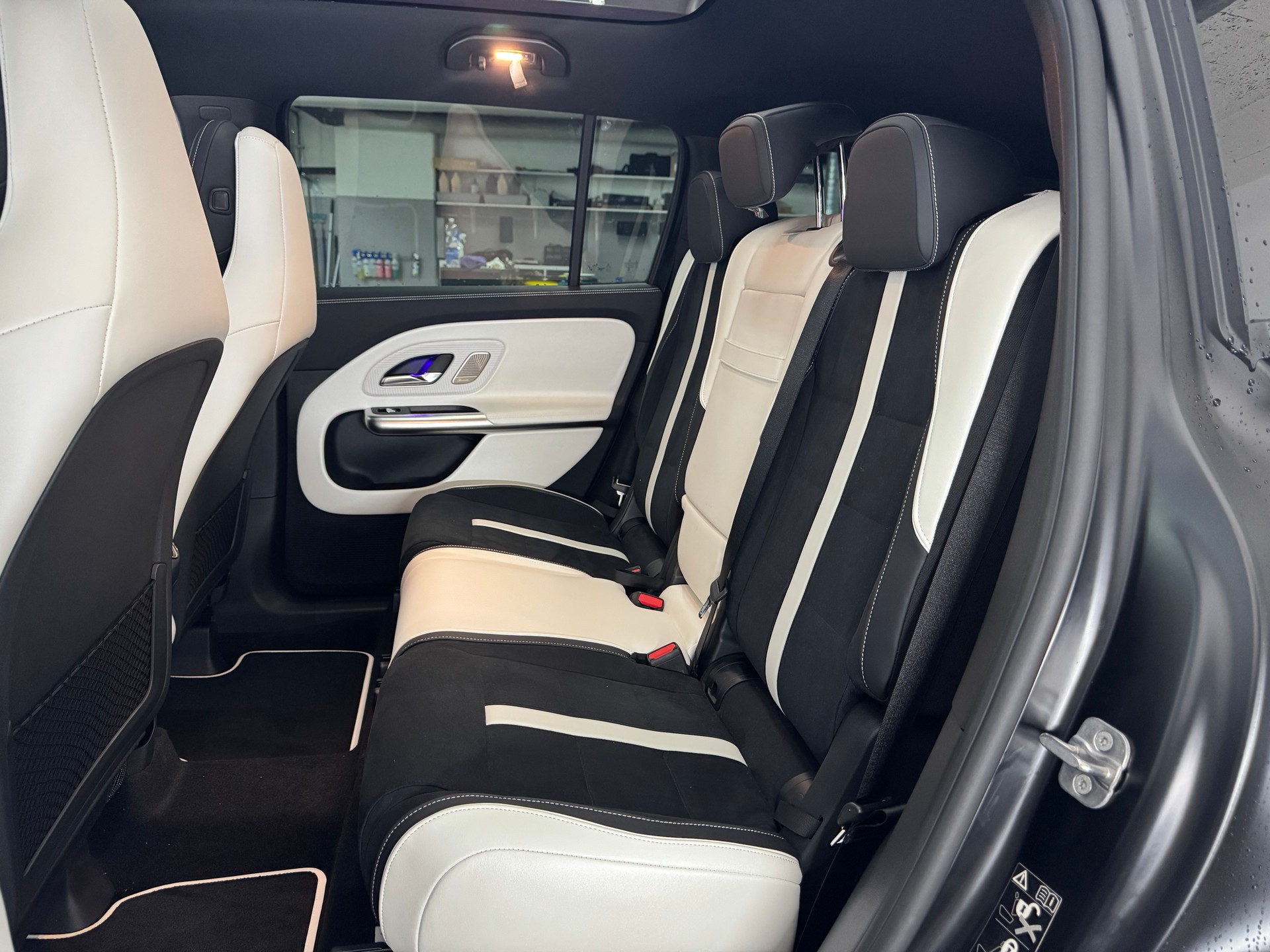 MERCEDES-BENZ GLB 220 4Matic 8G-Tronic-image-12