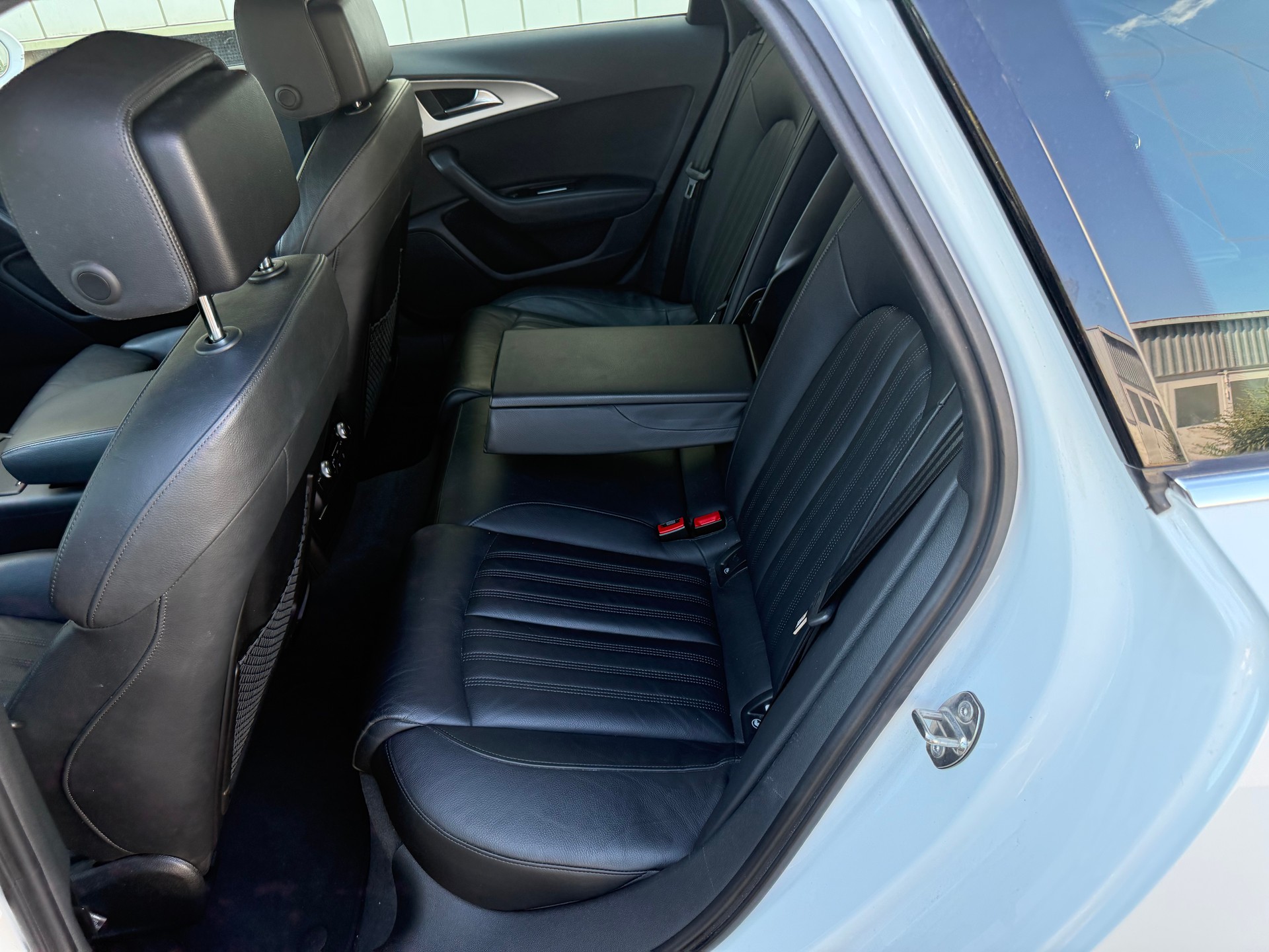 AUDI A6 Avant 3.0 TDI V6 quattro S-tronic-image-4