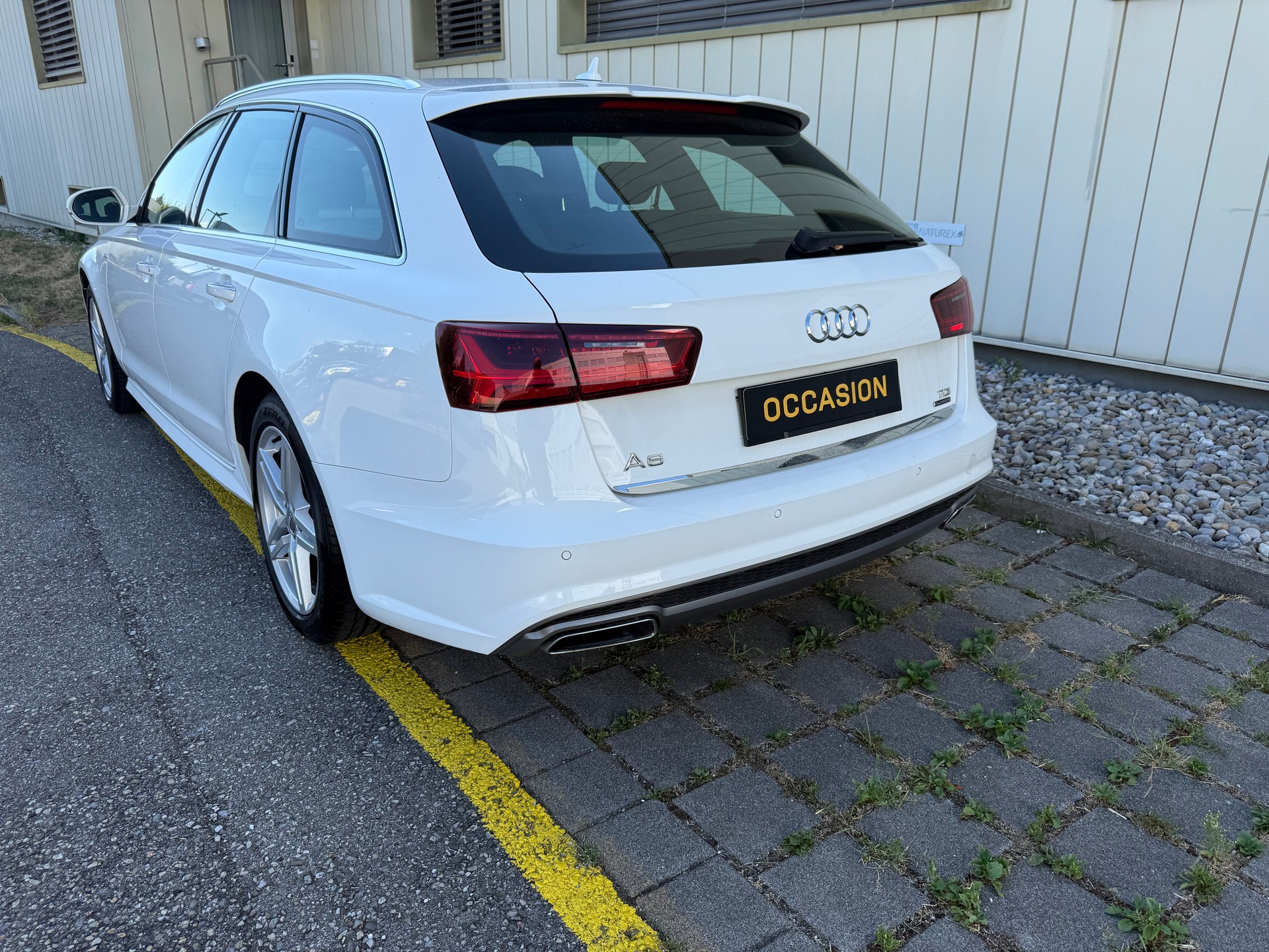 AUDI A6 Avant 3.0 TDI V6 quattro S-tronic-image-2