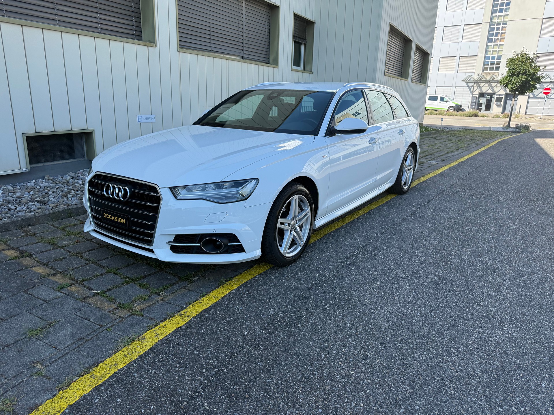 AUDI A6 Avant 3.0 TDI V6 quattro S-tronic